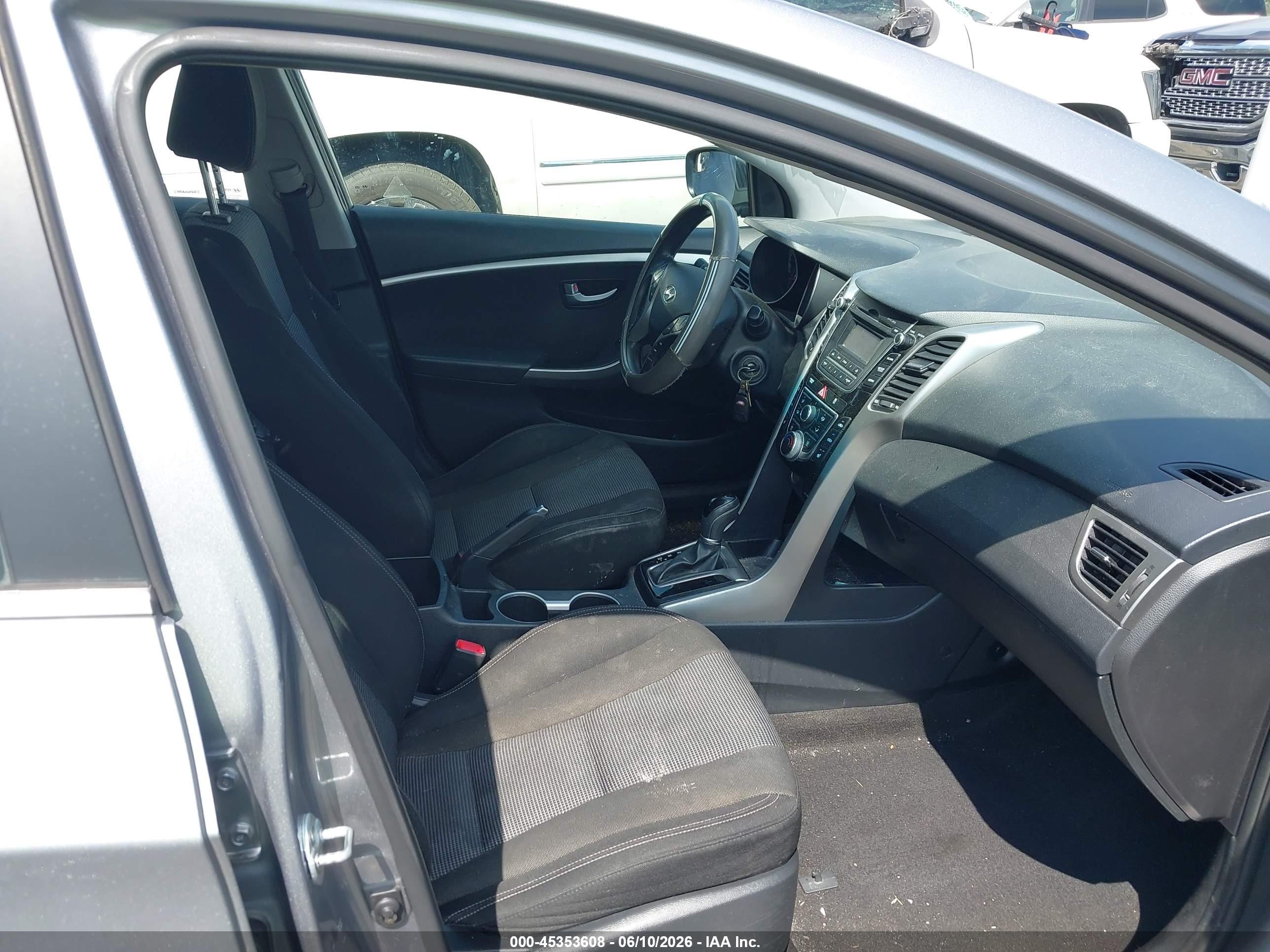 2014 Hyundai Elantra Gt   Silver vin: KMHD35LH4EU214654