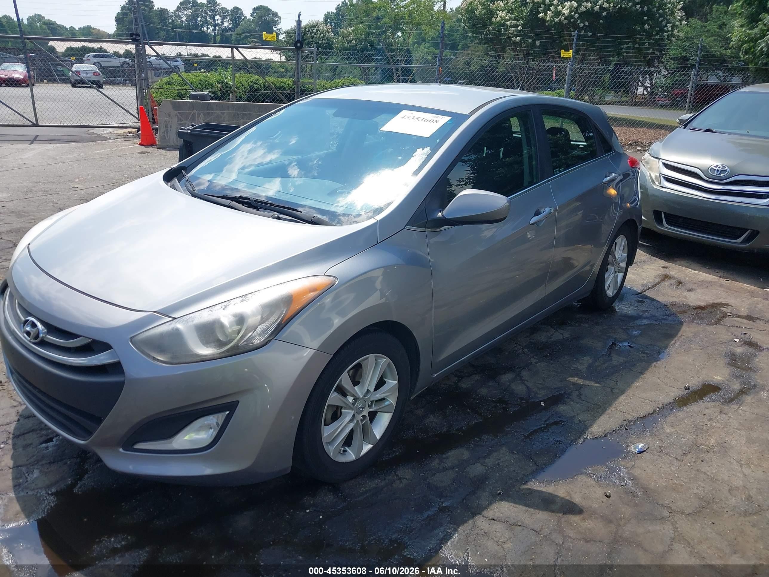 2014 Hyundai Elantra Gt   Silver vin: KMHD35LH4EU214654