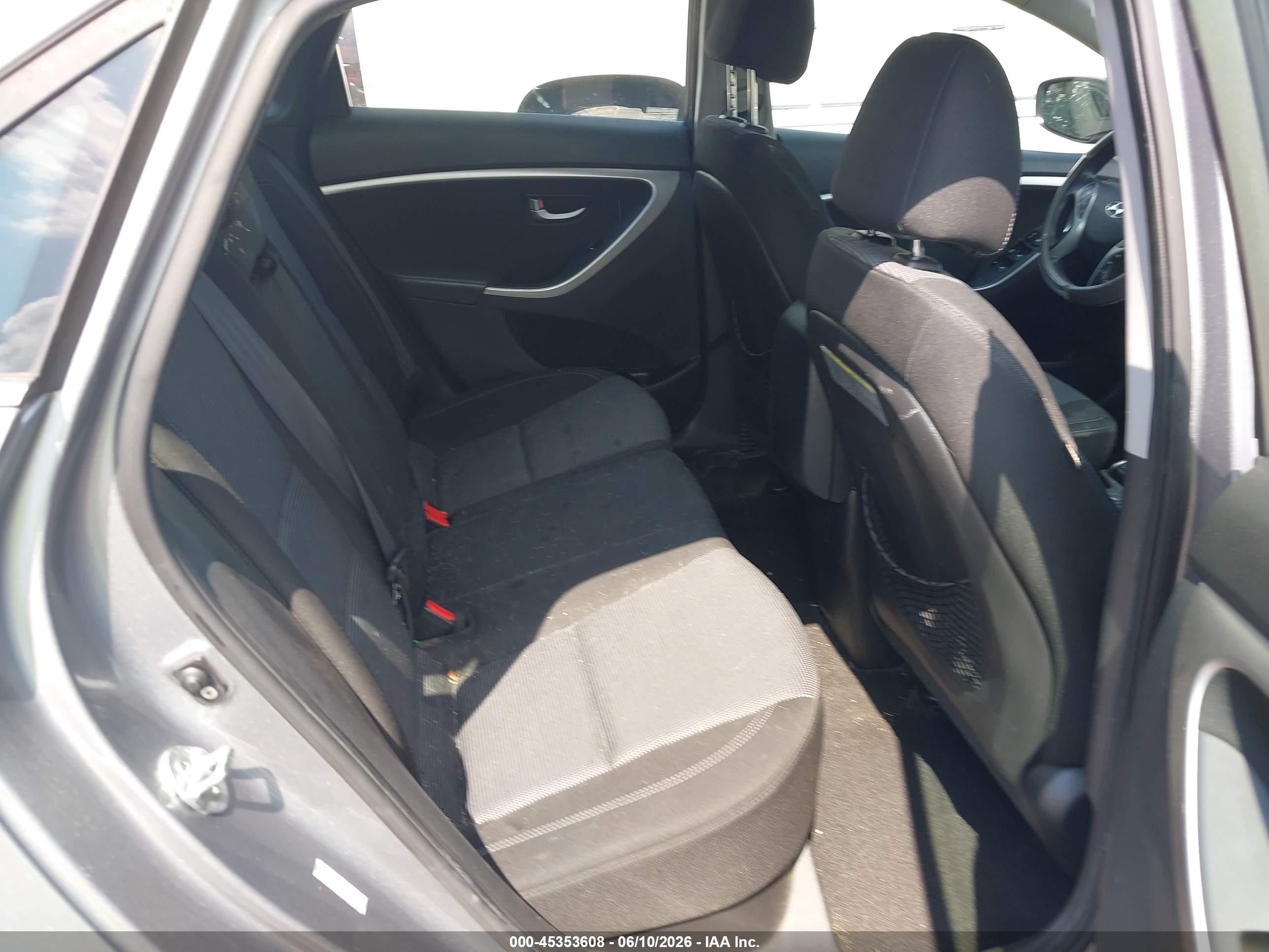 2014 Hyundai Elantra Gt   Silver vin: KMHD35LH4EU214654