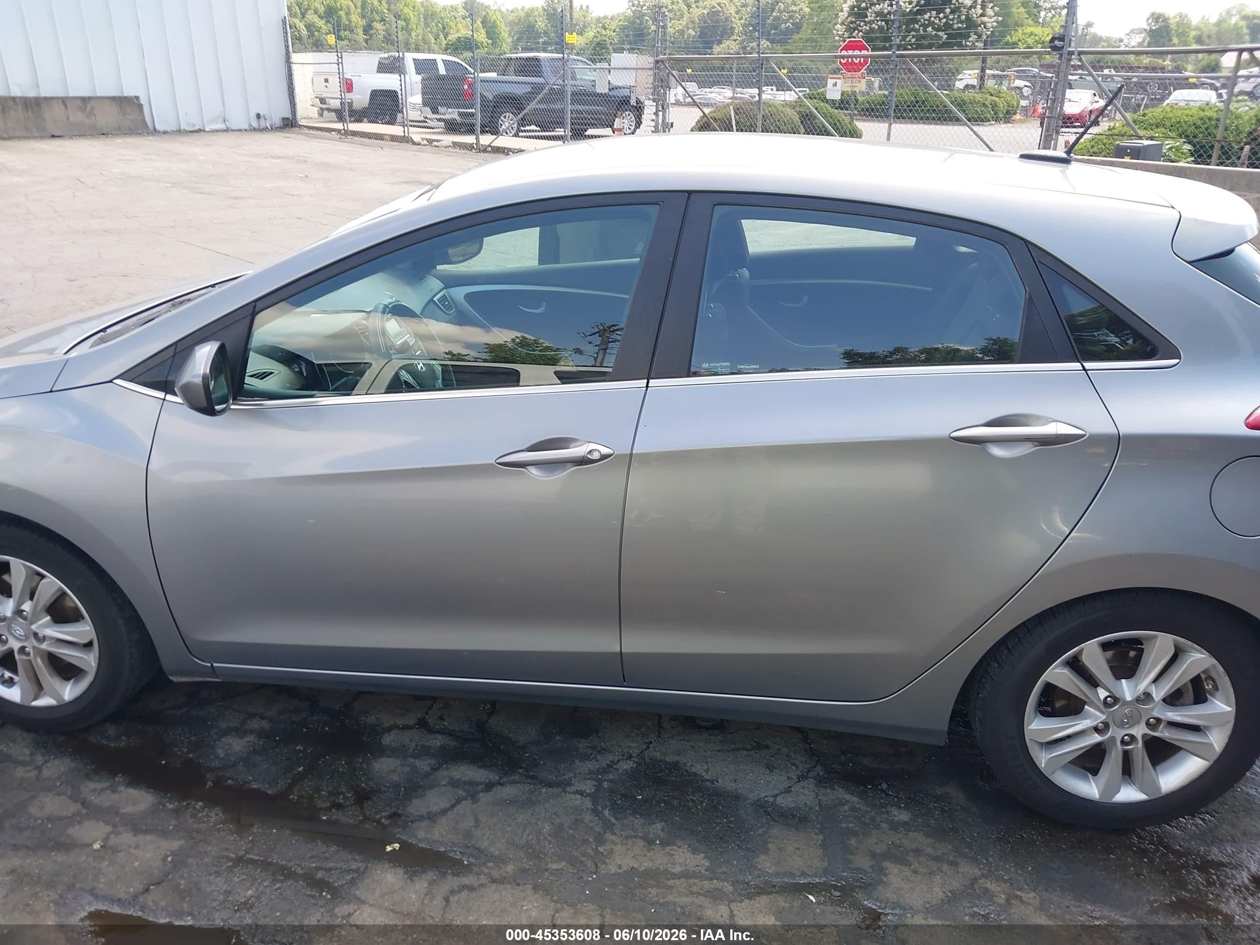 2014 Hyundai Elantra Gt   Silver vin: KMHD35LH4EU214654