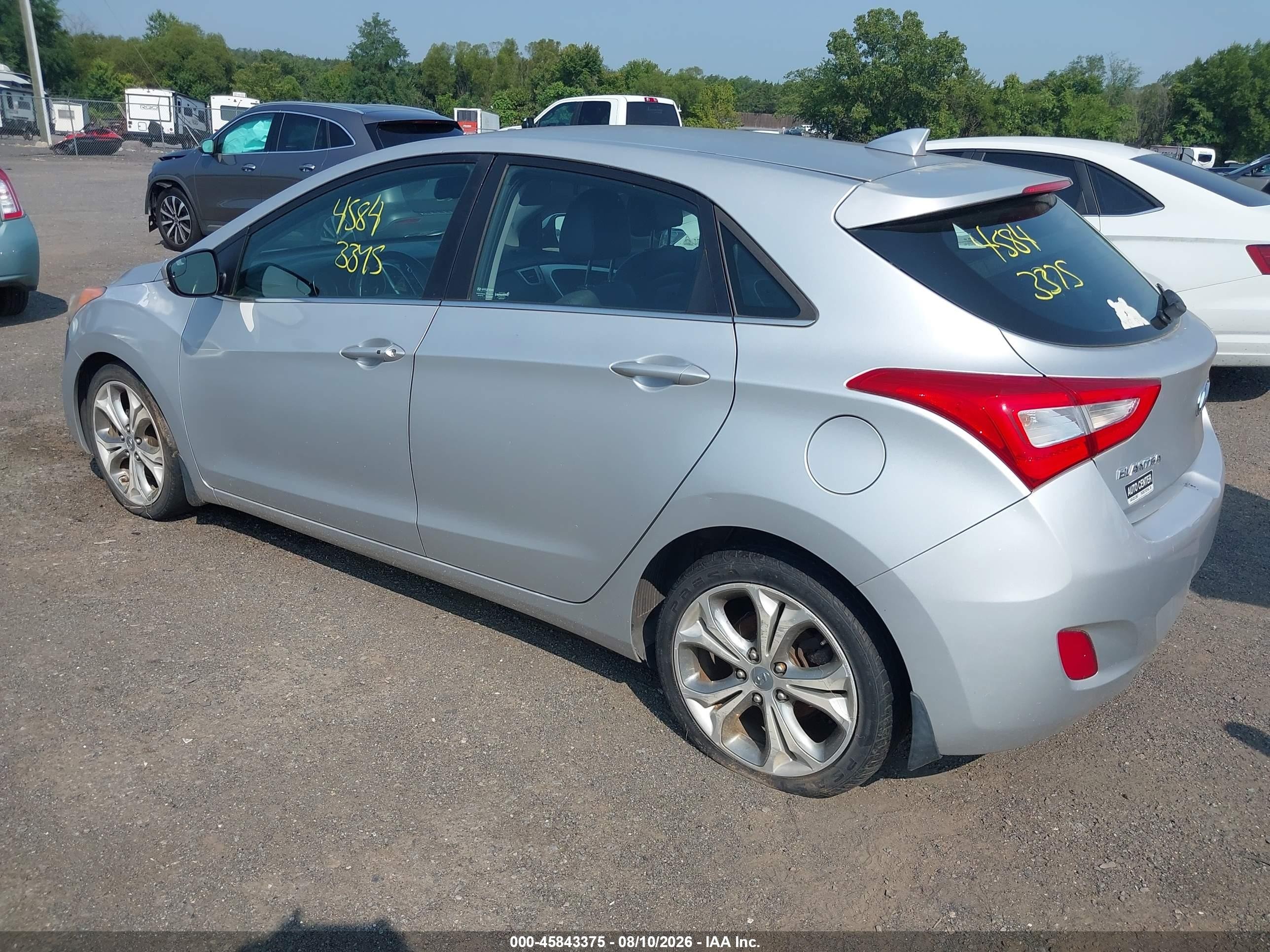 2014 Hyundai Elantra Gt   Silver vin: KMHD35LH4EU216307