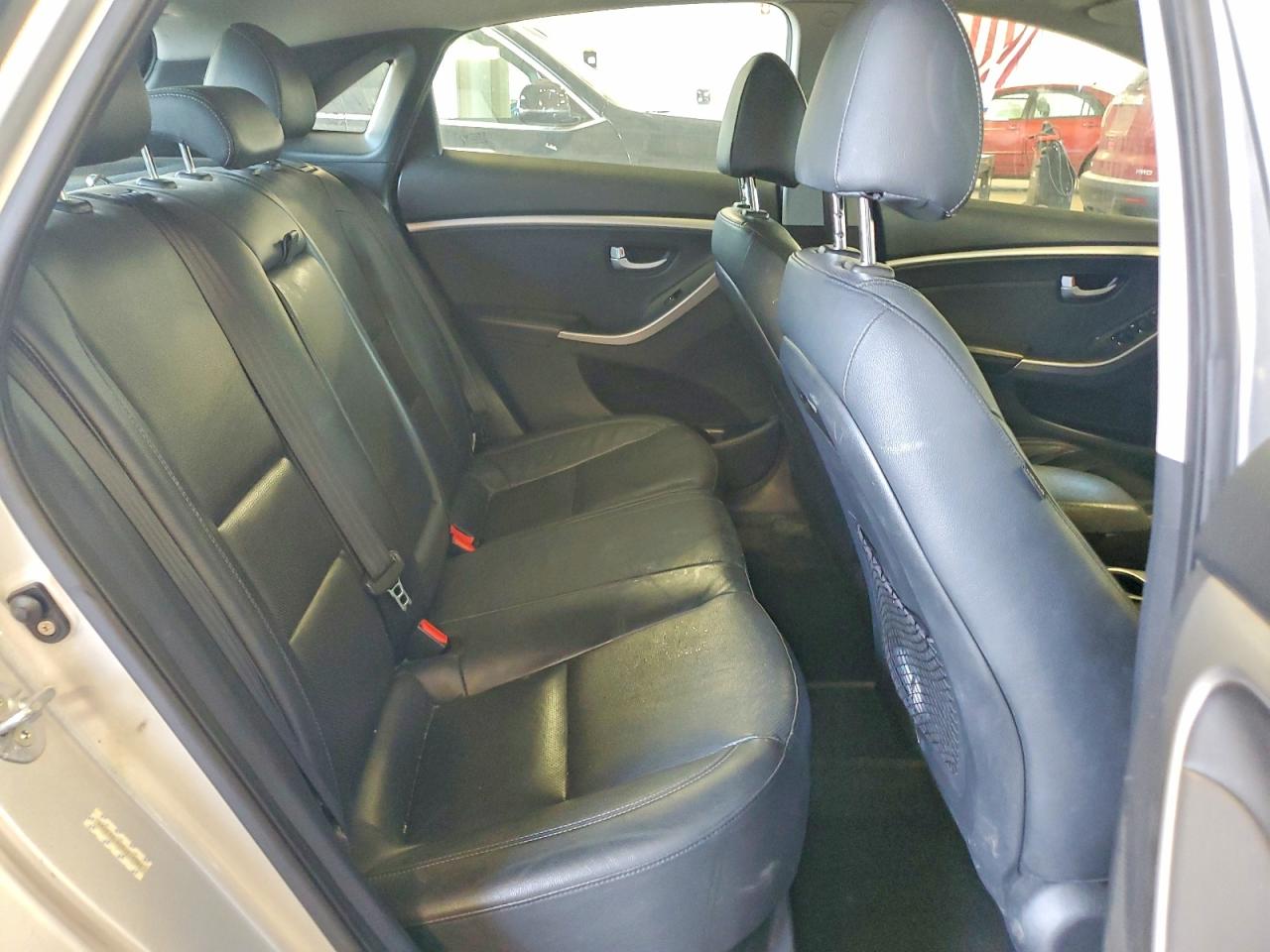 2014 Hyundai Elantra Gt Base Silver vin: KMHD35LH4EU219966