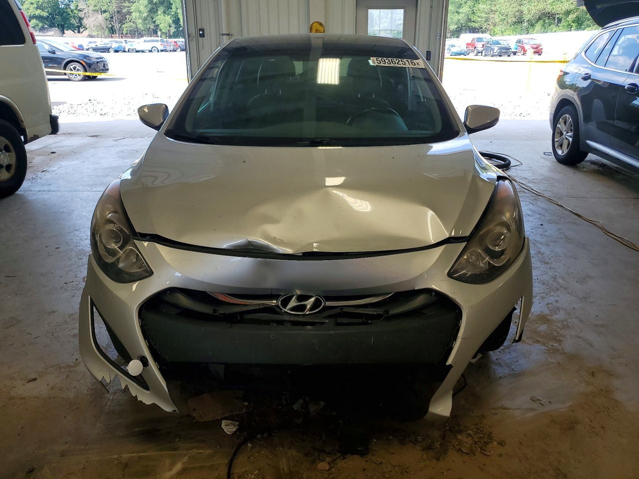 2014 Hyundai Elantra Gt Base Silver vin: KMHD35LH4EU219966