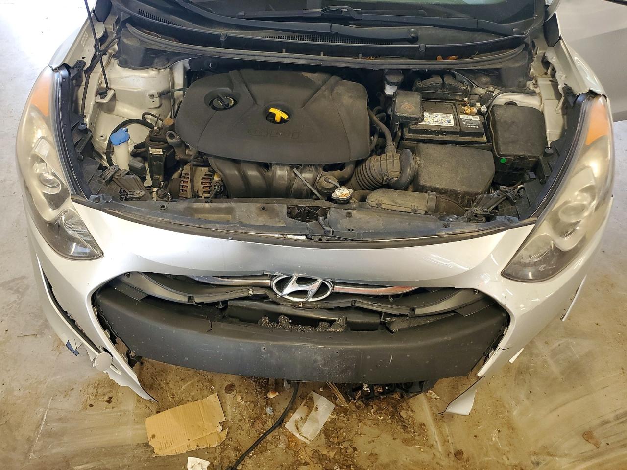 2014 Hyundai Elantra Gt Base Silver vin: KMHD35LH4EU219966