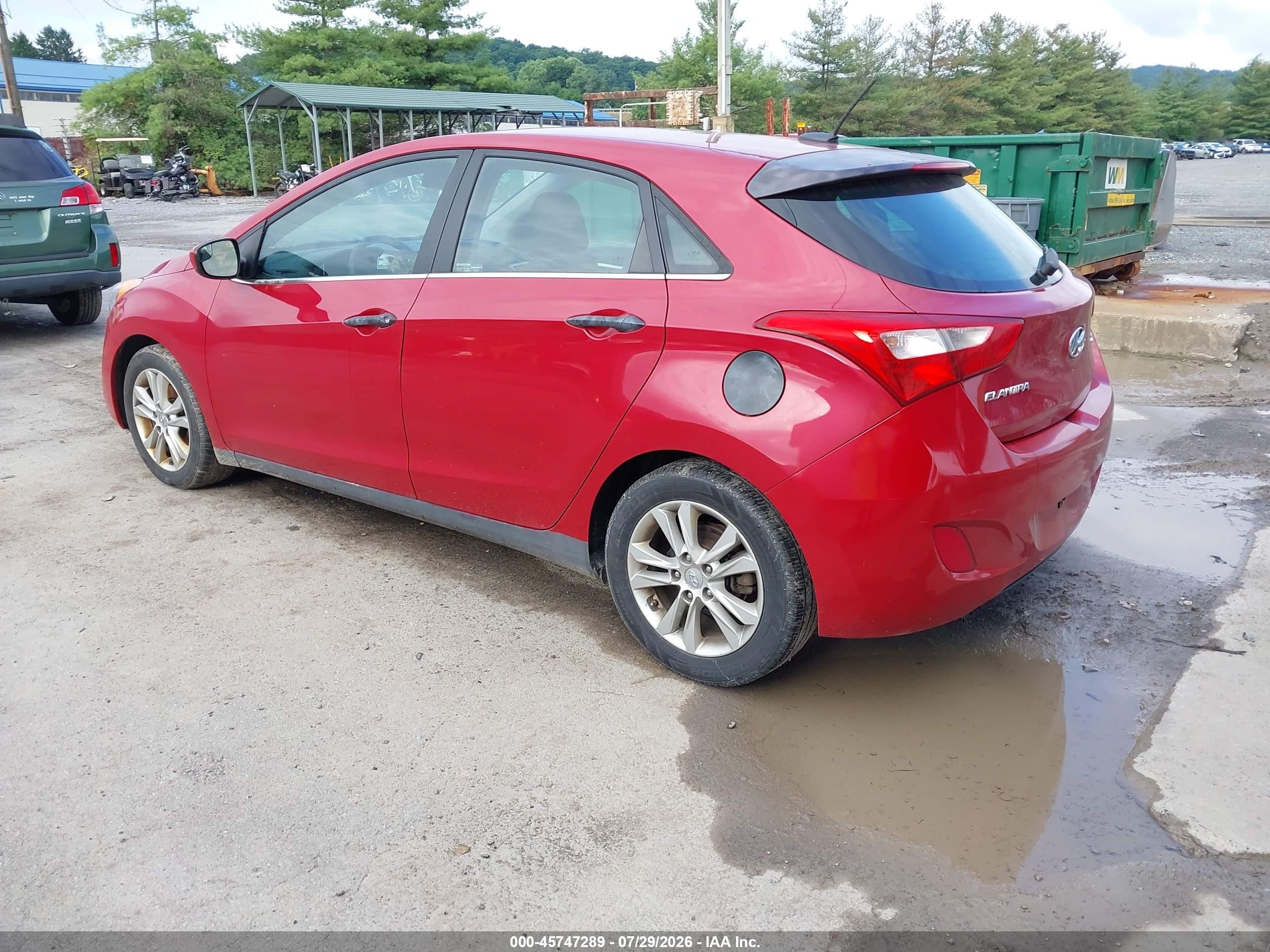 2014 Hyundai Elantra Gt   Red vin: KMHD35LH4EU234404