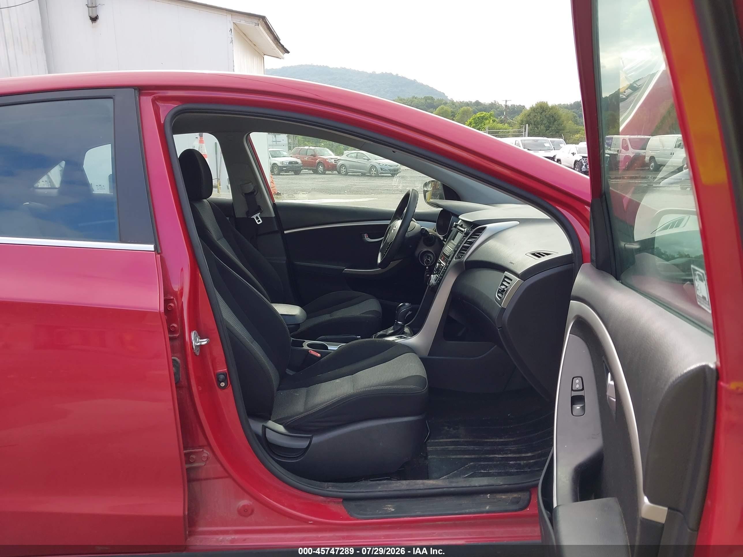 2014 Hyundai Elantra Gt   Red vin: KMHD35LH4EU234404