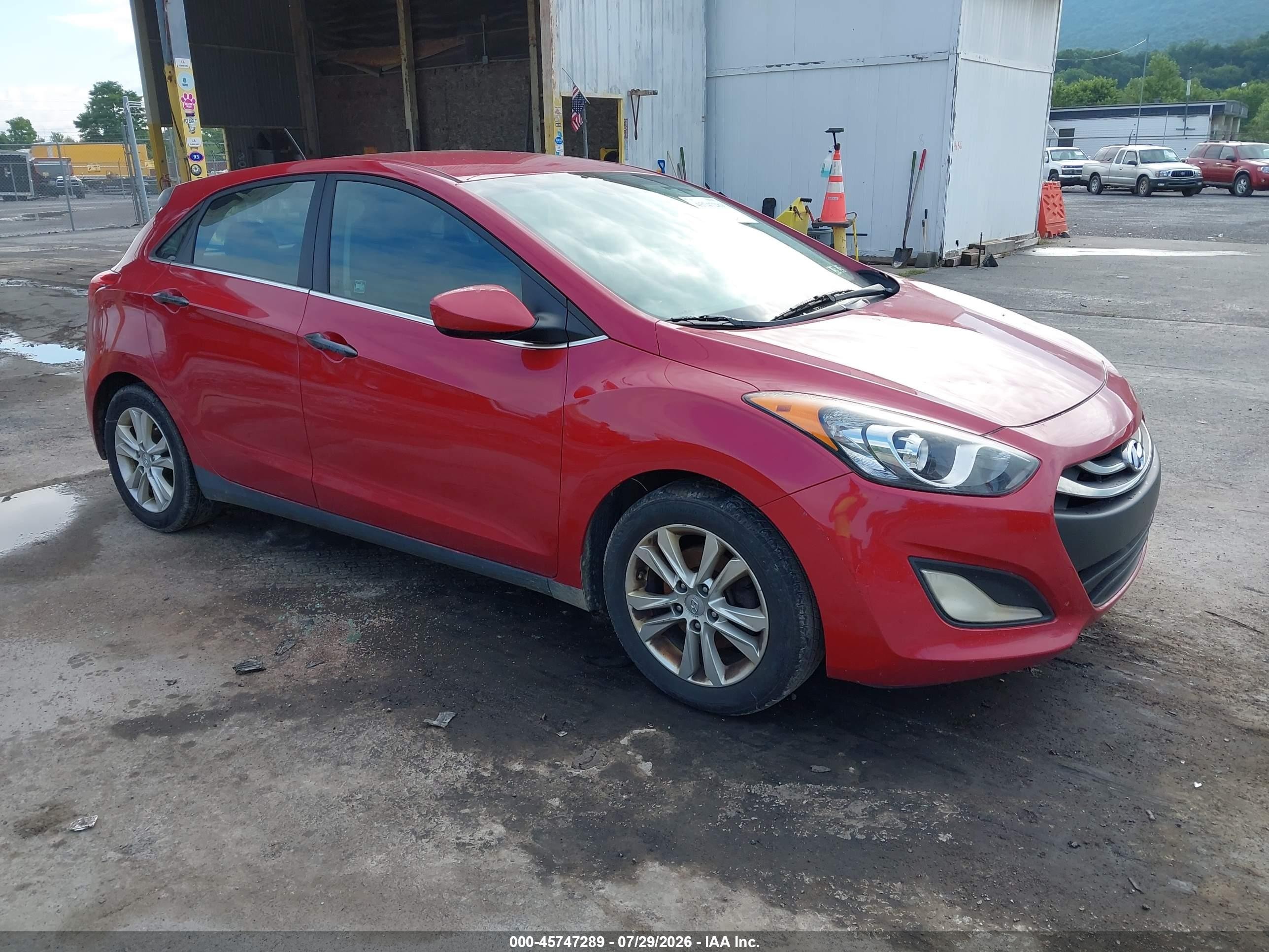 2014 Hyundai Elantra Gt   Red vin: KMHD35LH4EU234404