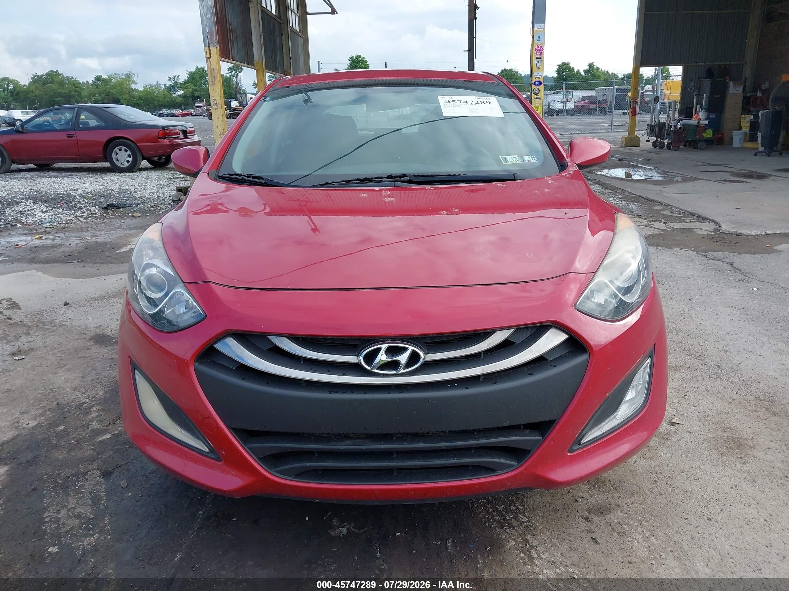 2014 Hyundai Elantra Gt   Red vin: KMHD35LH4EU234404