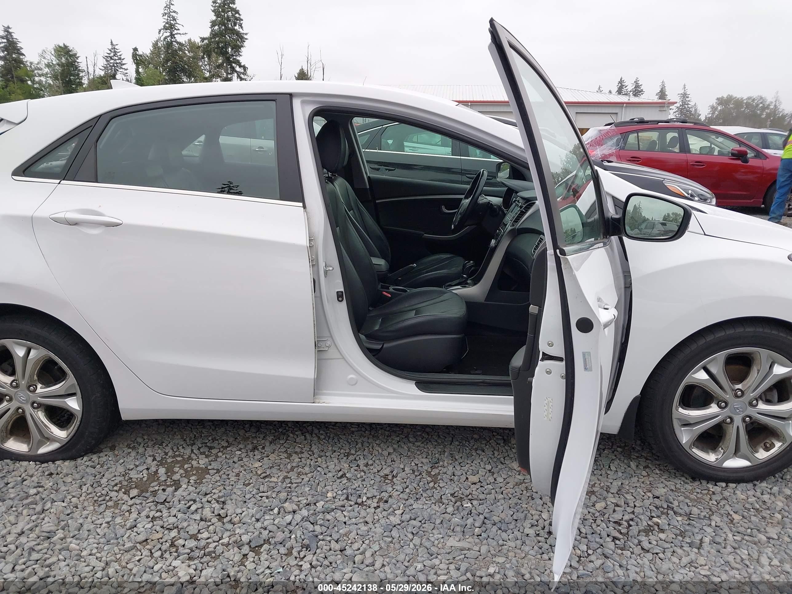 2015 Hyundai Elantra Gt   White vin: KMHD35LH4FU236249