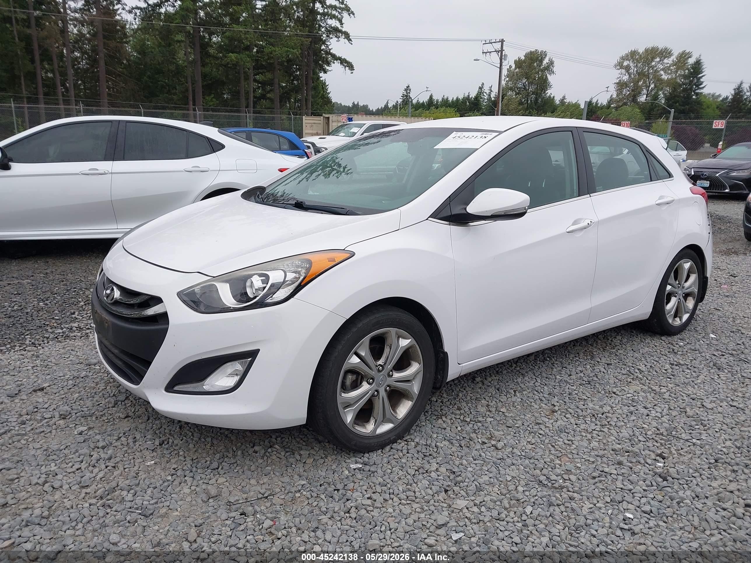 2015 Hyundai Elantra Gt   White vin: KMHD35LH4FU236249