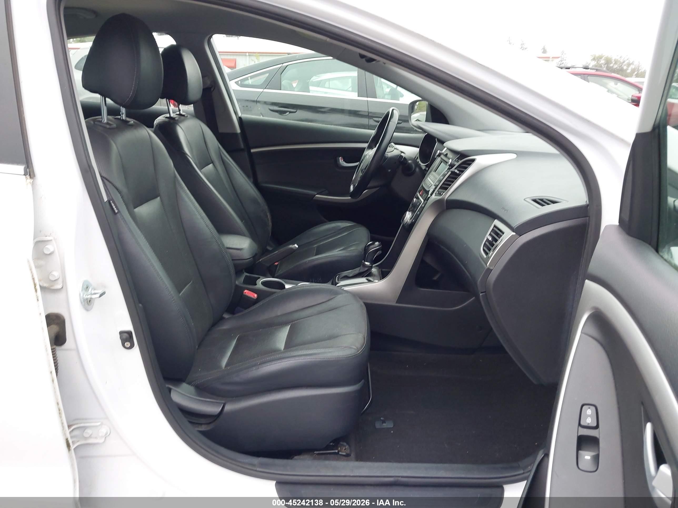 2015 Hyundai Elantra Gt   White vin: KMHD35LH4FU236249
