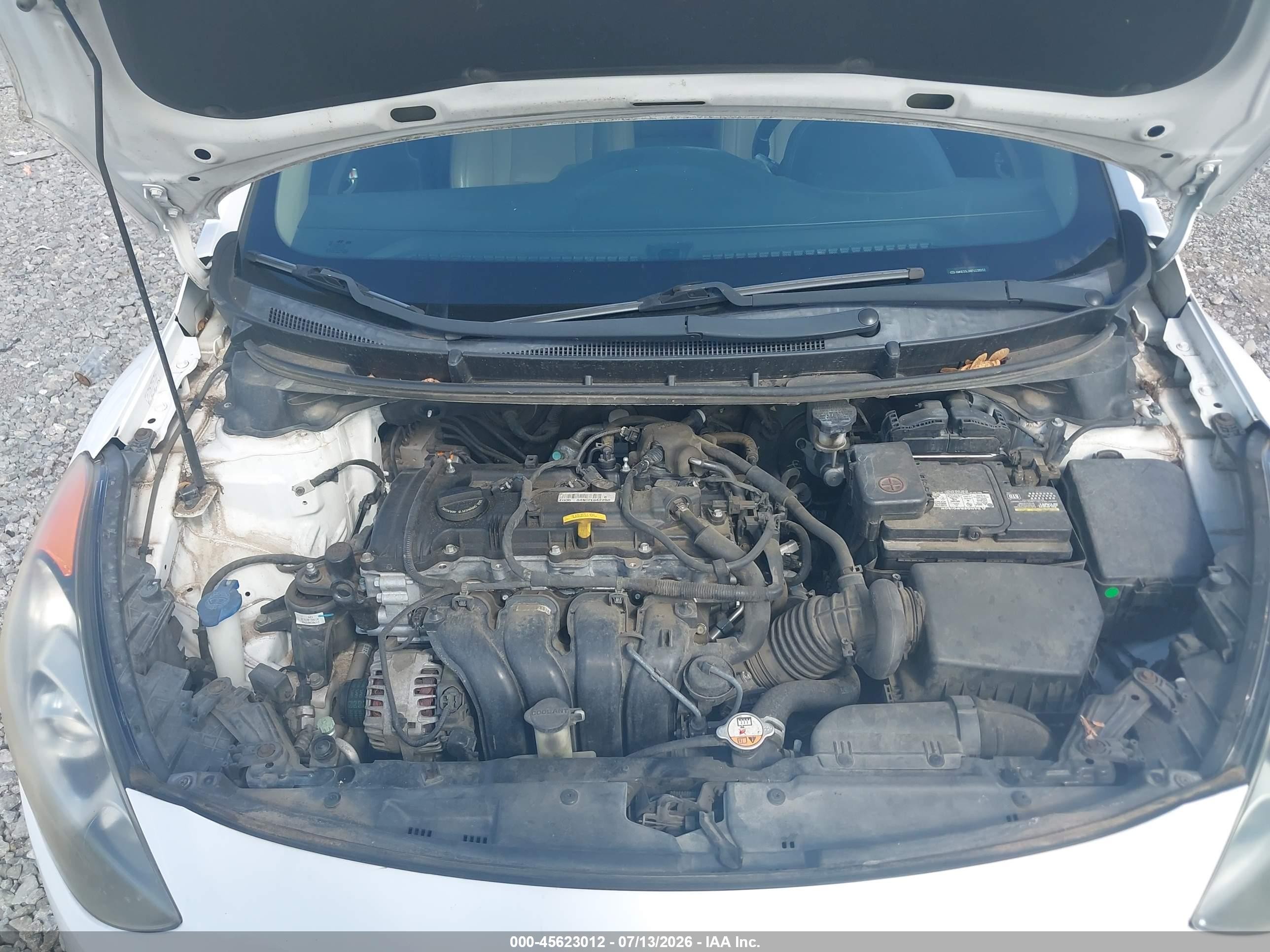 2015 Hyundai Elantra Gt   White vin: KMHD35LH4FU238552