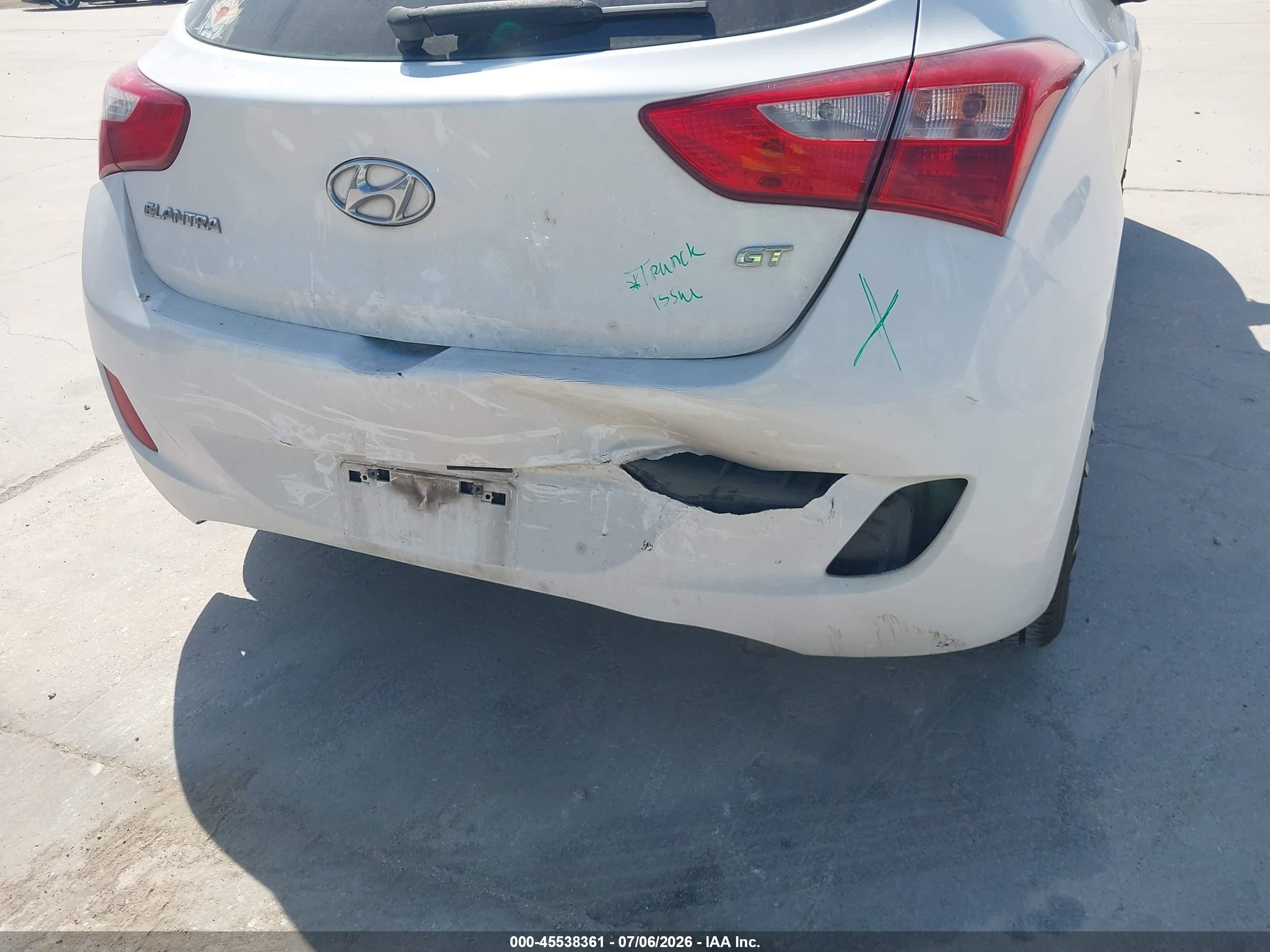 2016 Hyundai Elantra Gt White vin: KMHD35LH4GU323621