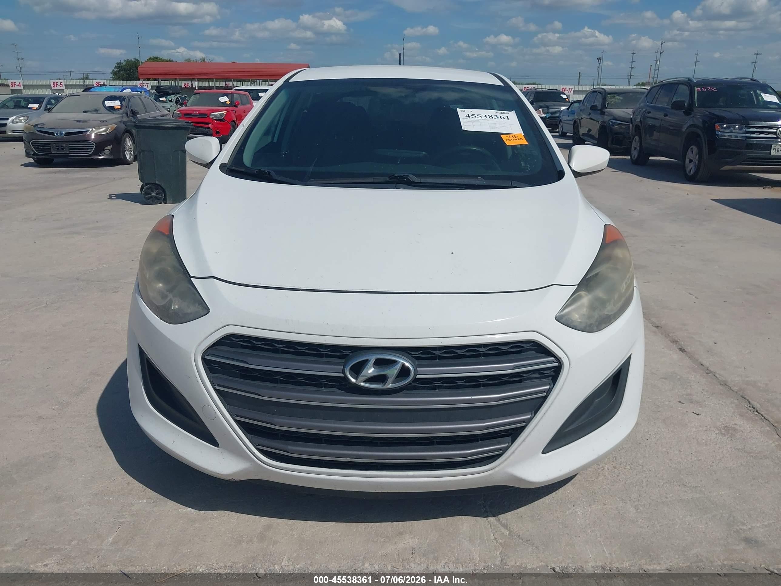 2016 Hyundai Elantra Gt White vin: KMHD35LH4GU323621