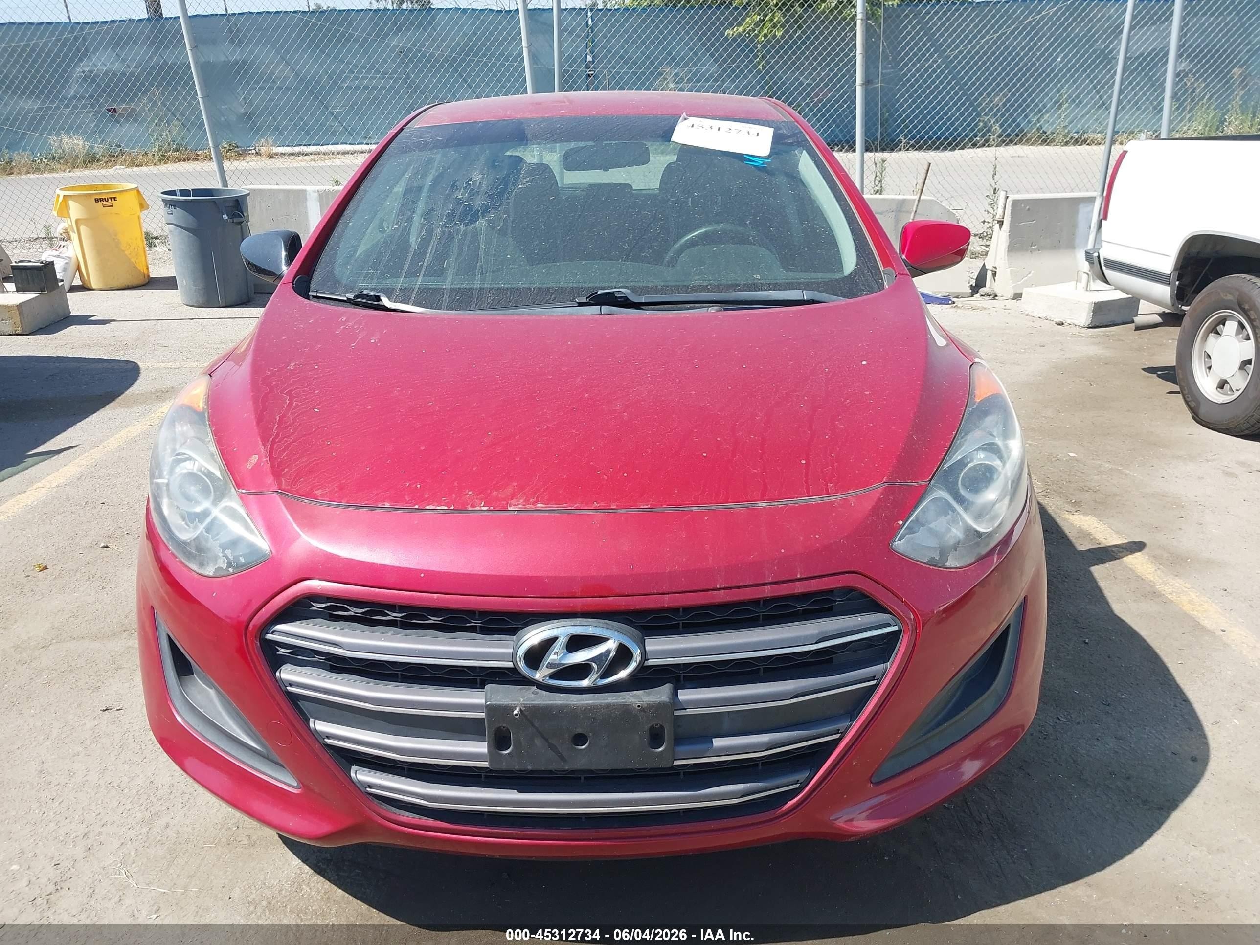 2017 Hyundai Elantra Gt Красный vin: KMHD35LH4HU380063