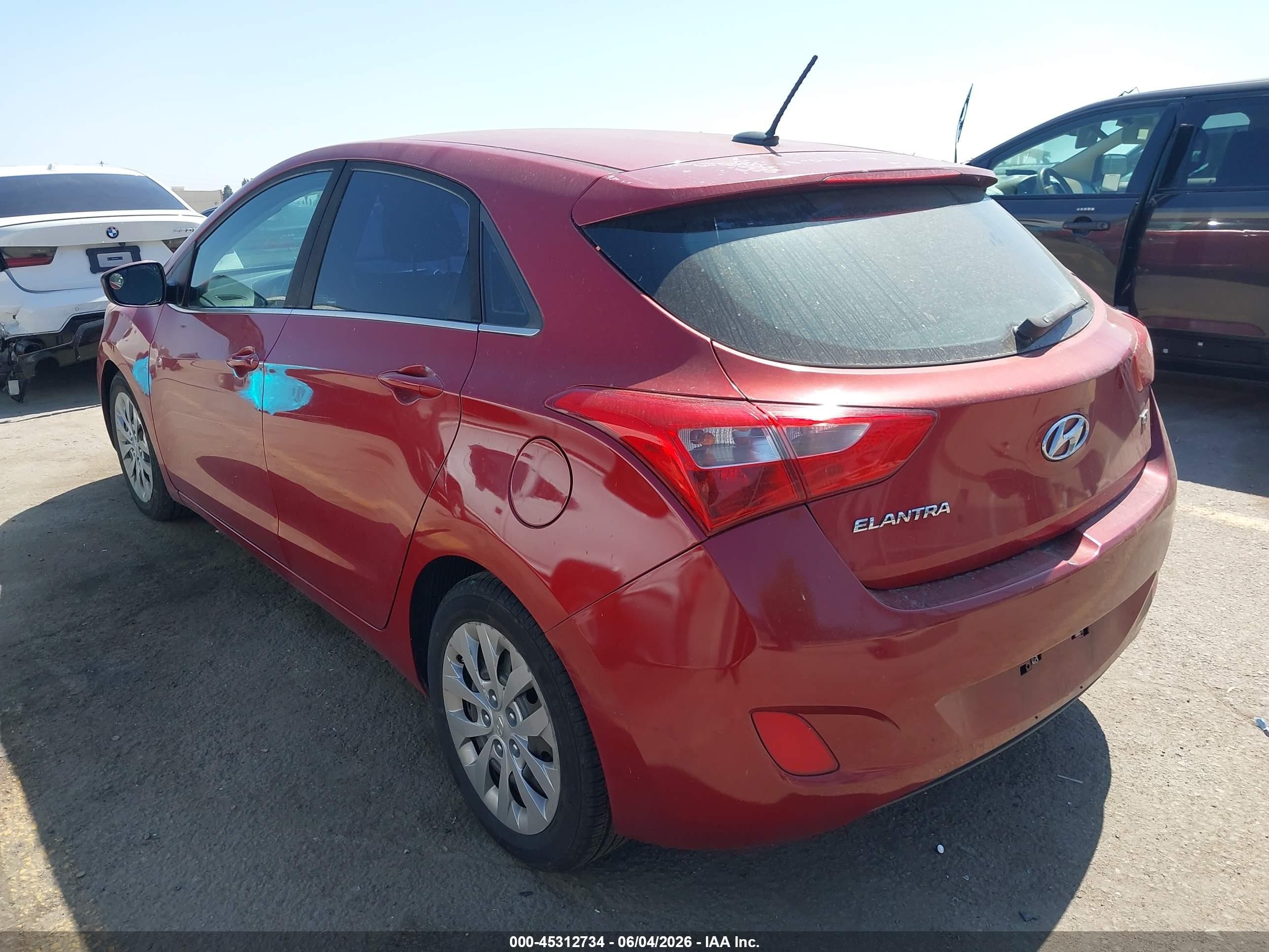 2017 Hyundai Elantra Gt Красный vin: KMHD35LH4HU380063