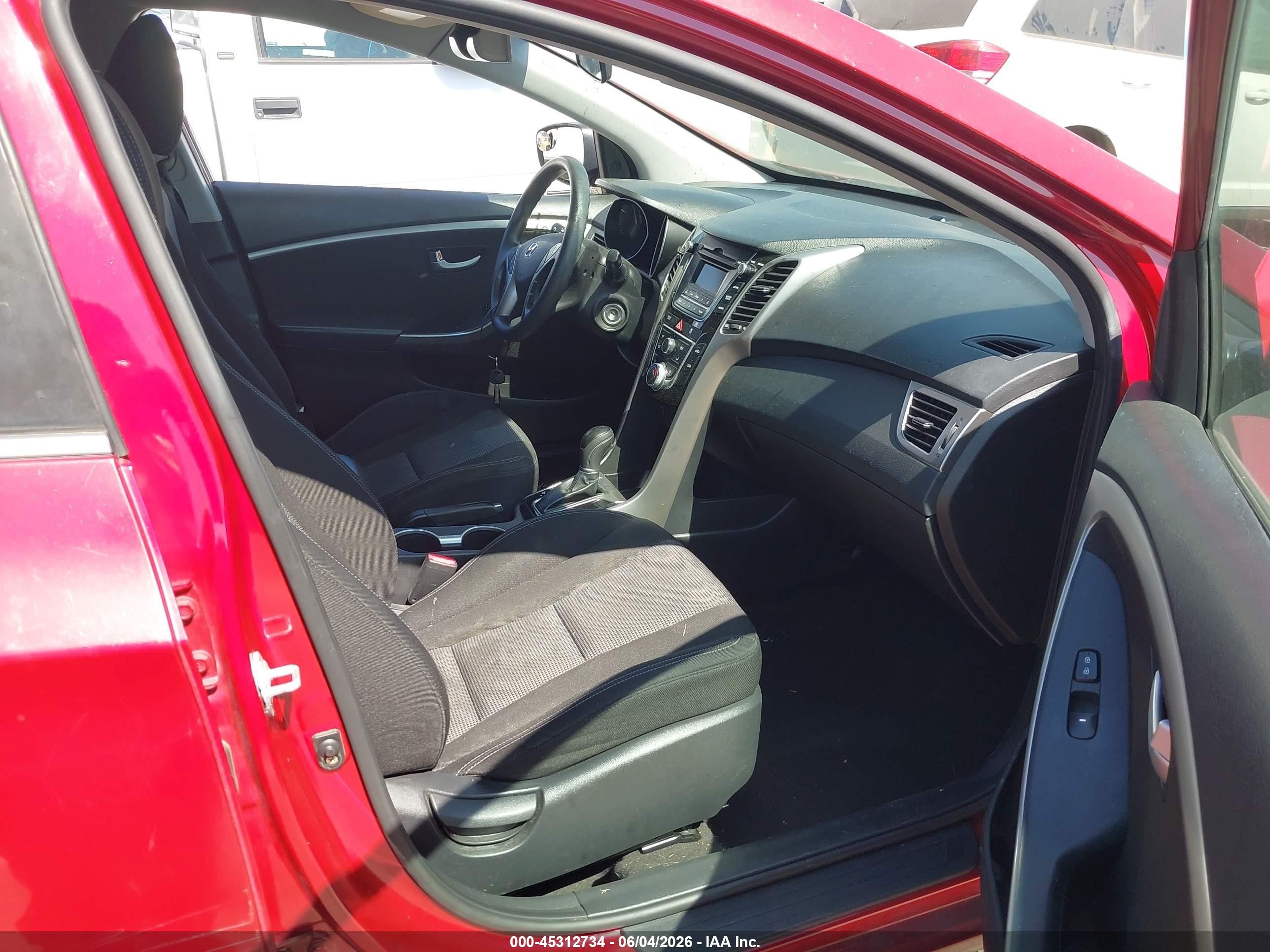 2017 Hyundai Elantra Gt Красный vin: KMHD35LH4HU380063