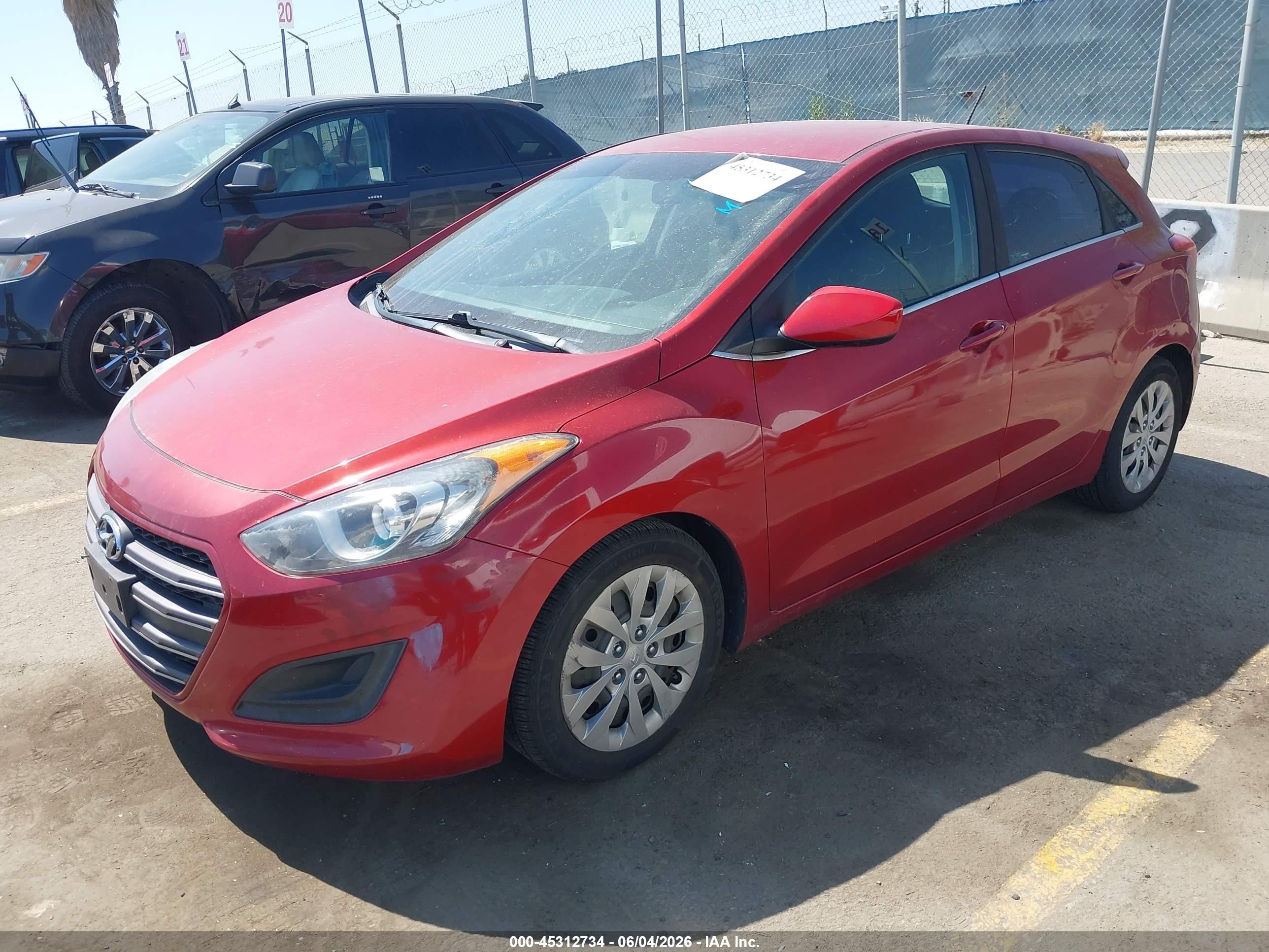 2017 Hyundai Elantra Gt Красный vin: KMHD35LH4HU380063