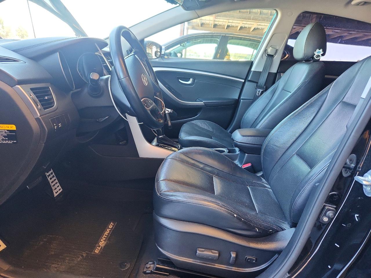 2014 Hyundai Elantra Gt Base Black vin: KMHD35LH5EU160636