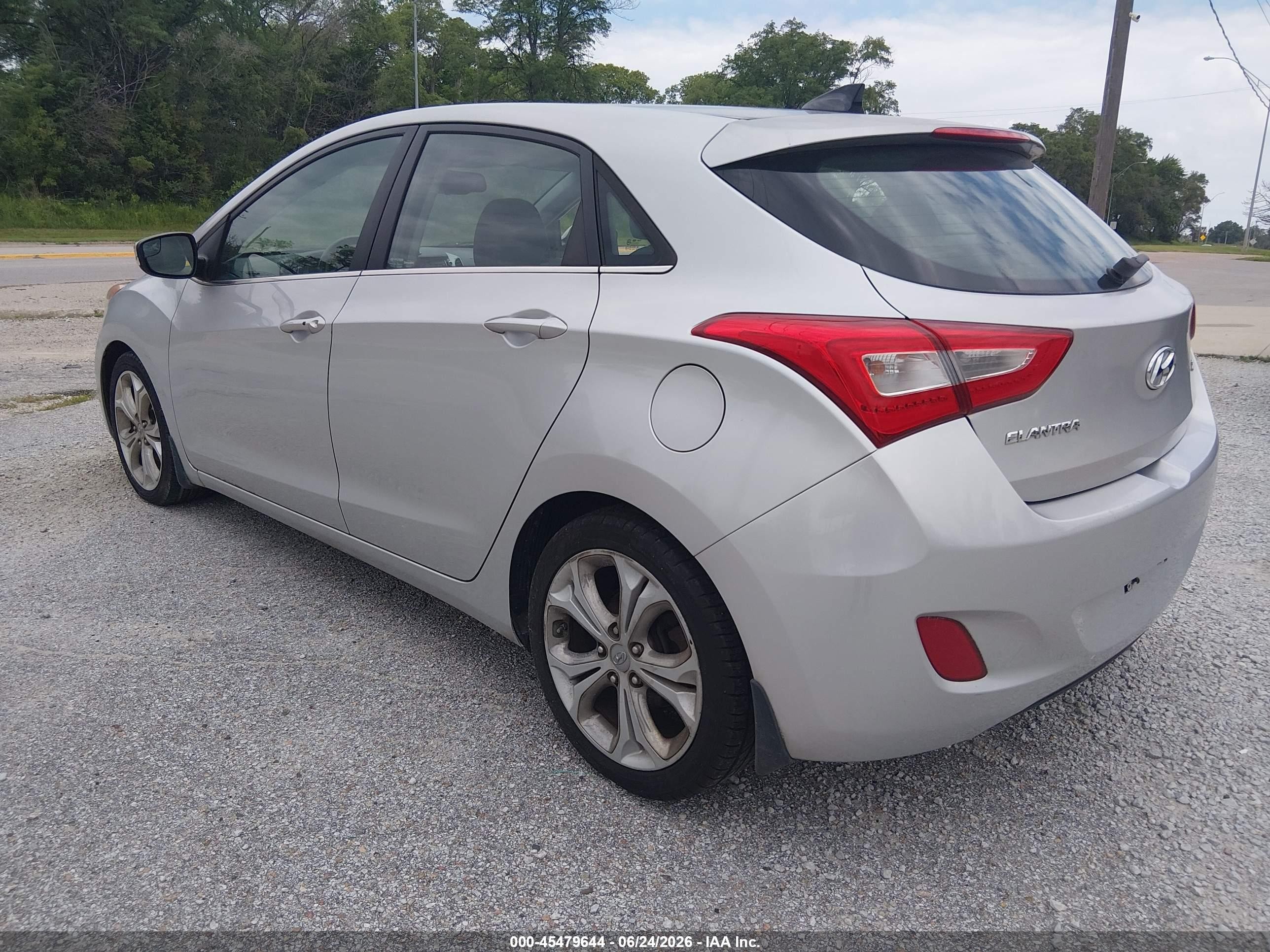 2014 Hyundai Elantra Gt   Silver vin: KMHD35LH5EU170681