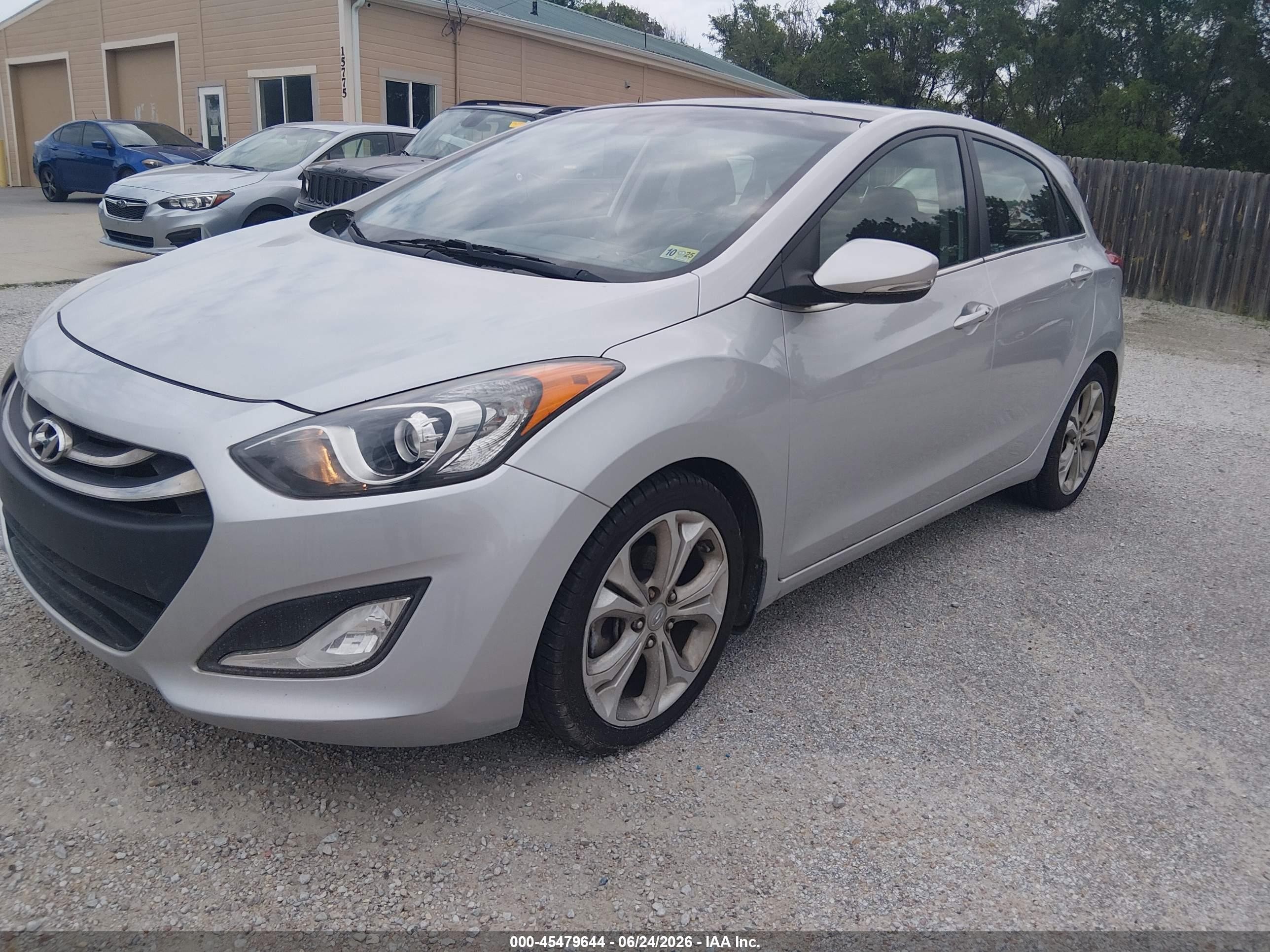2014 Hyundai Elantra Gt   Silver vin: KMHD35LH5EU170681