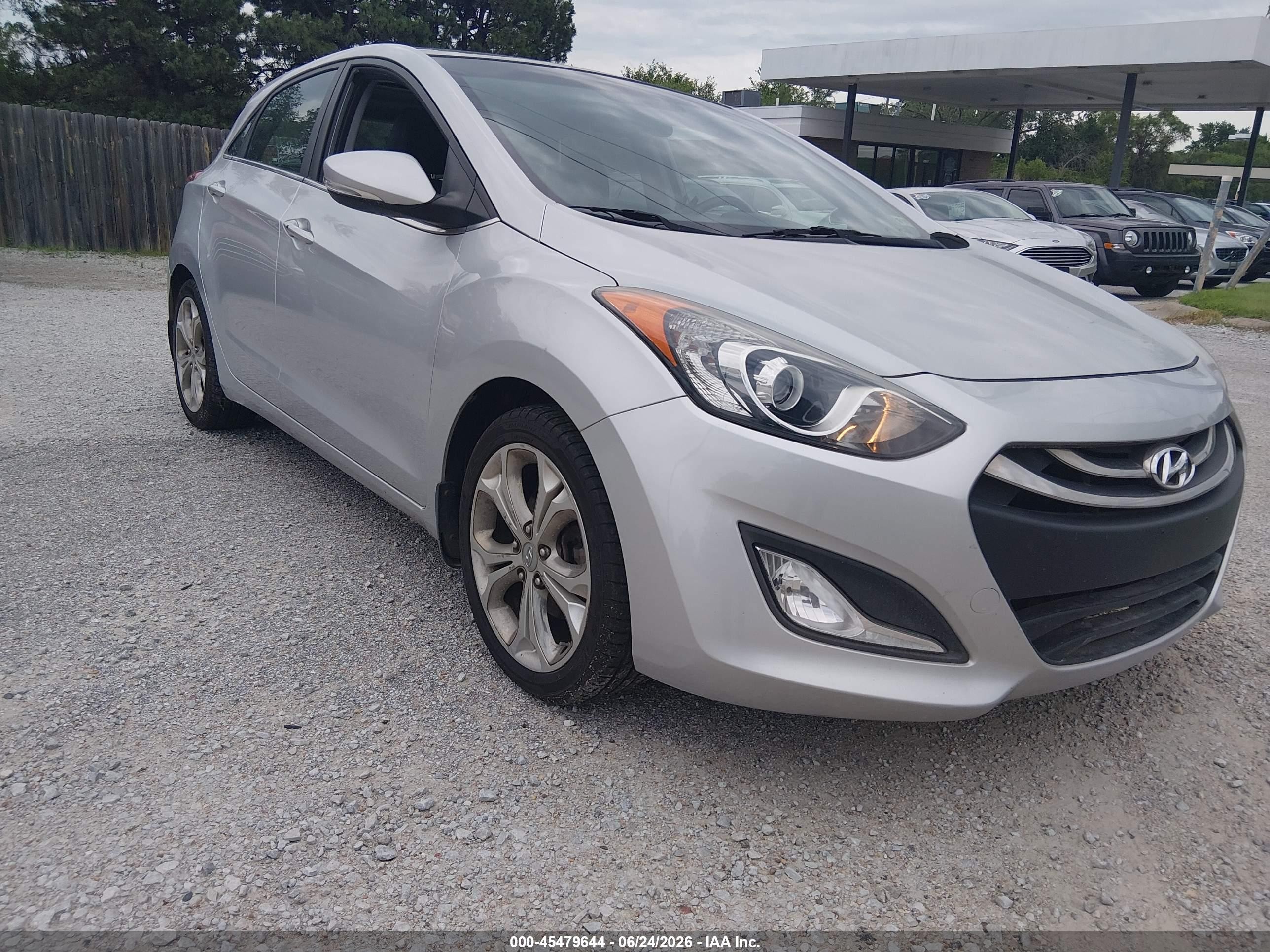 2014 Hyundai Elantra Gt   Silver vin: KMHD35LH5EU170681