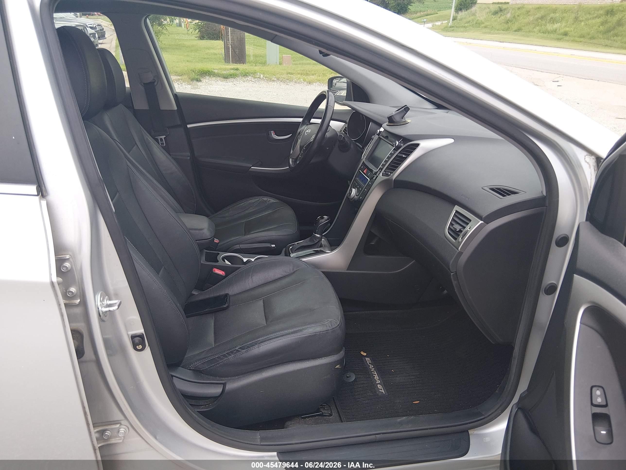 2014 Hyundai Elantra Gt   Silver vin: KMHD35LH5EU170681
