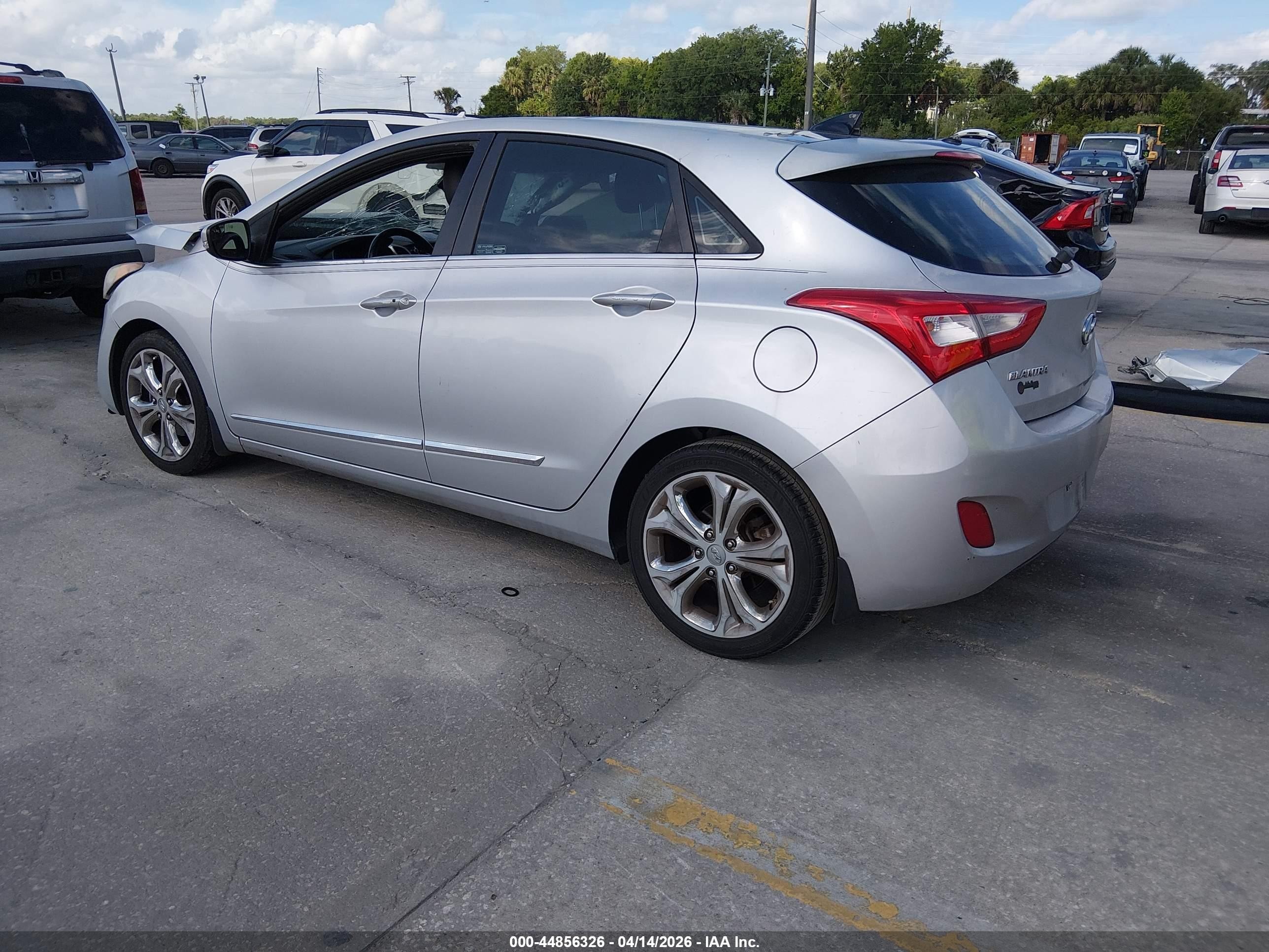 2014 Hyundai Elantra Gt   Silver vin: KMHD35LH5EU173368