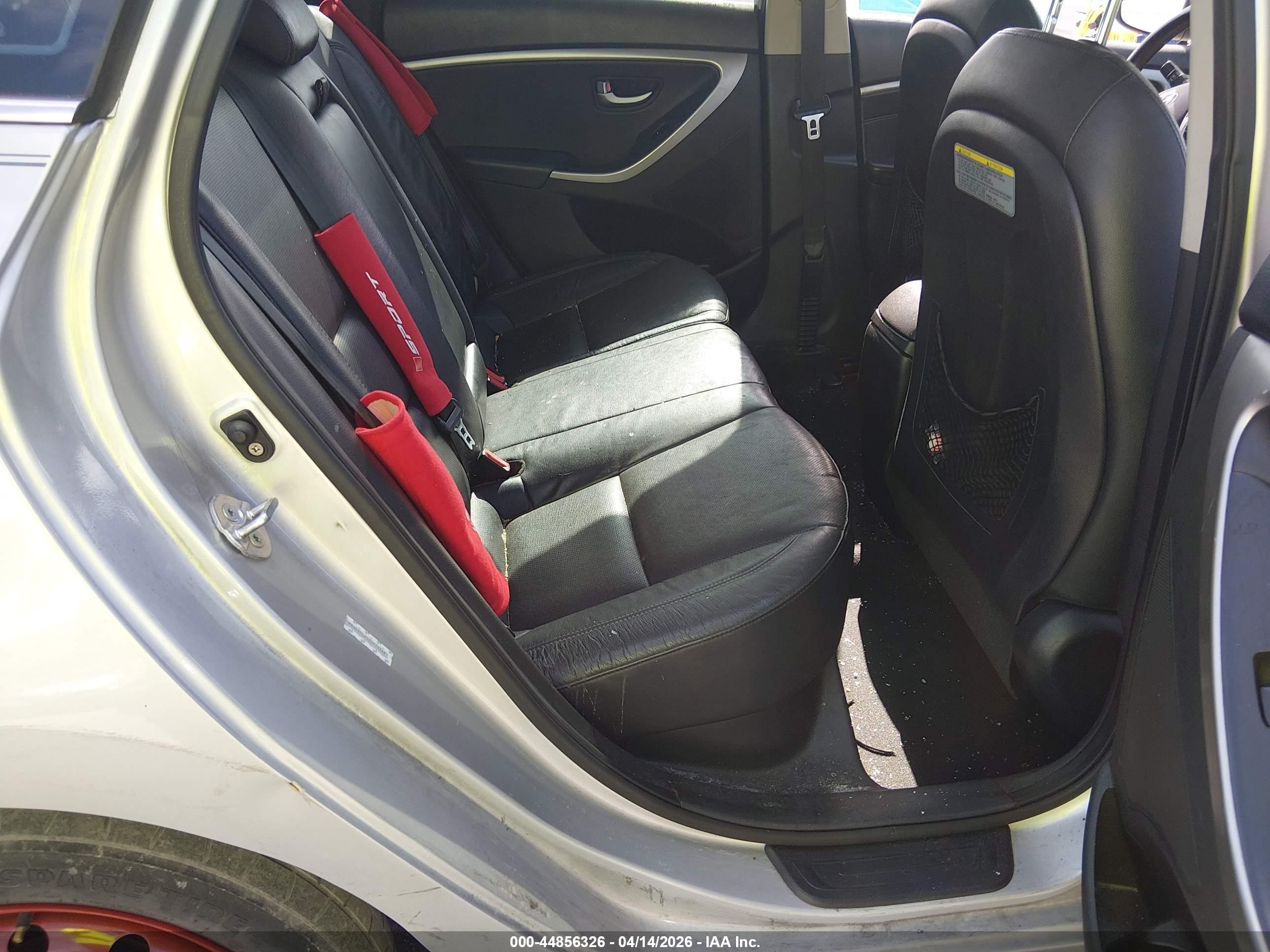 2014 Hyundai Elantra Gt   Silver vin: KMHD35LH5EU173368