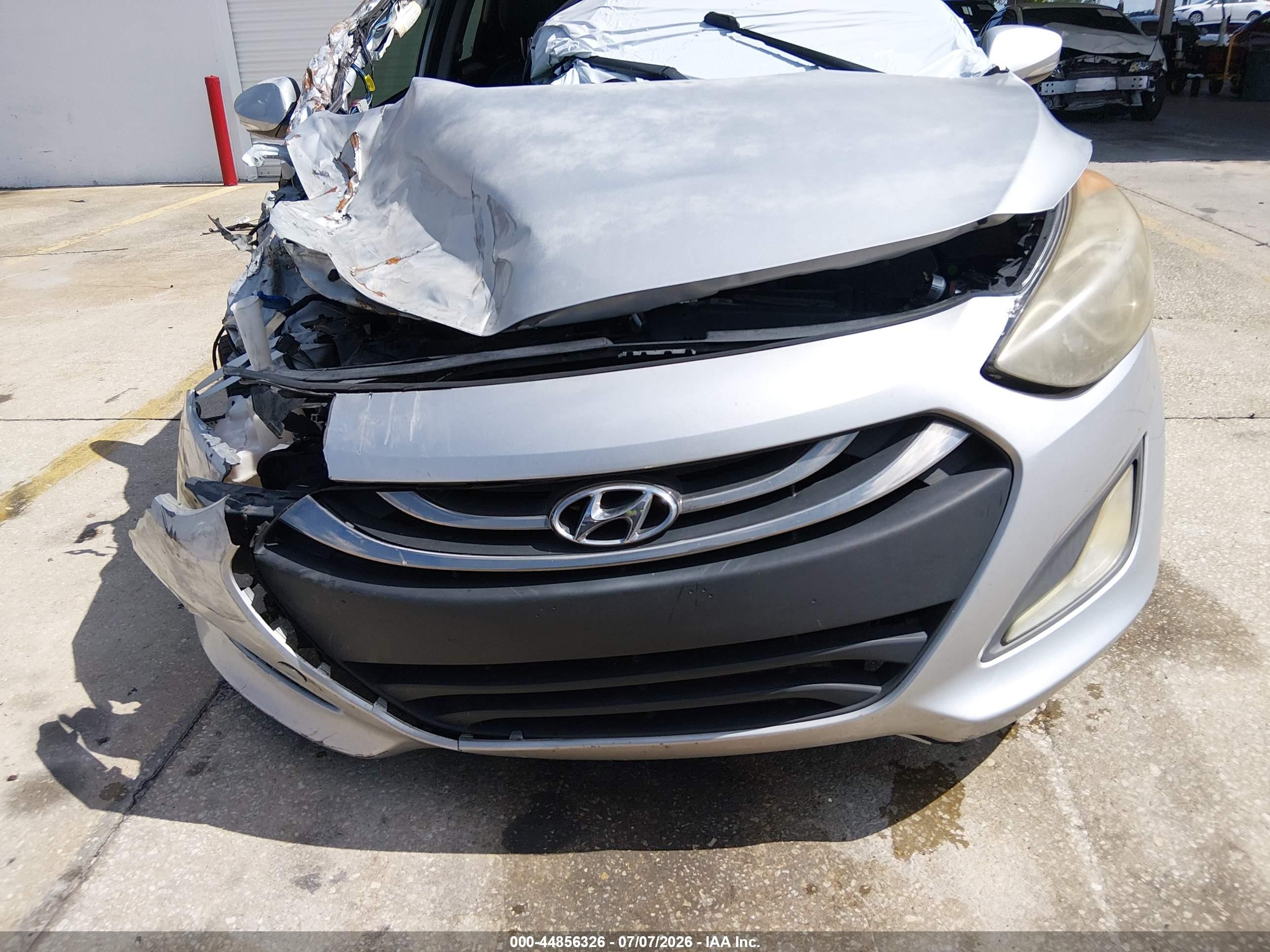 2014 Hyundai Elantra Gt   Silver vin: KMHD35LH5EU173368