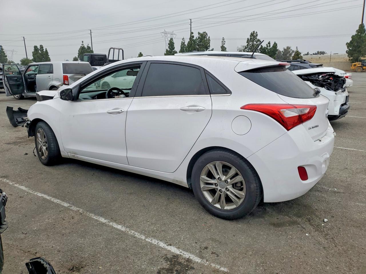 2014 Hyundai Elantra Gt Base White vin: KMHD35LH5EU193586