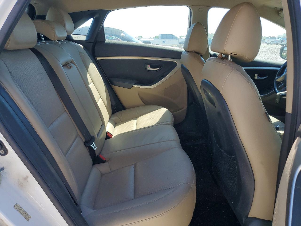 2014 Hyundai Elantra Gt Base White vin: KMHD35LH5EU199498
