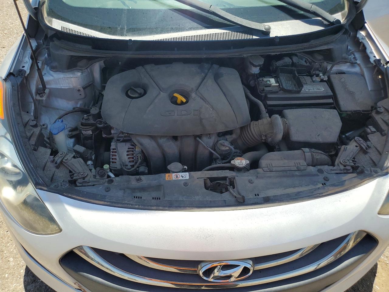 2014 Hyundai Elantra Gt Base Silver vin: KMHD35LH5EU203453