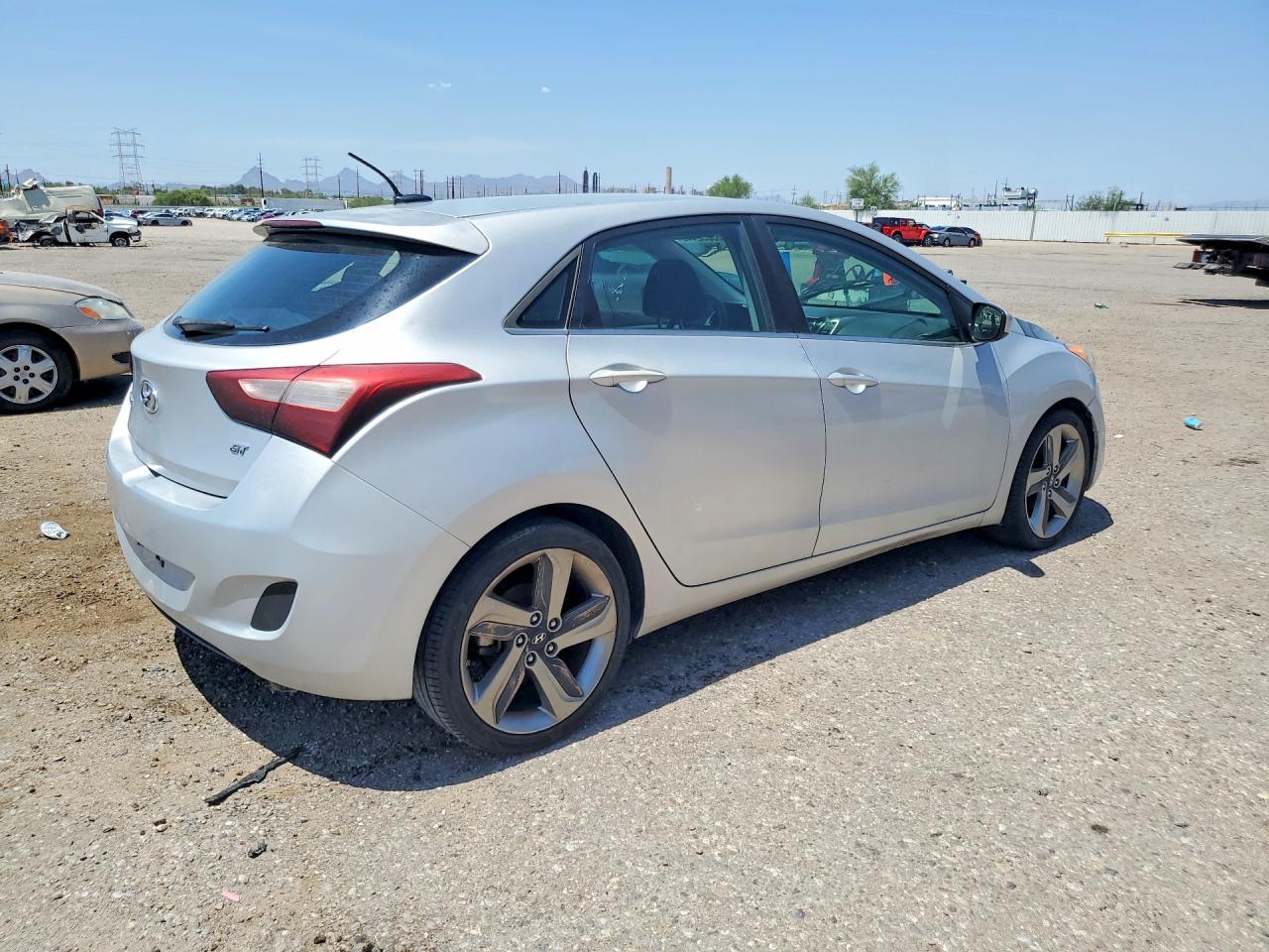 2014 Hyundai Elantra Gt Base Silver vin: KMHD35LH5EU203453