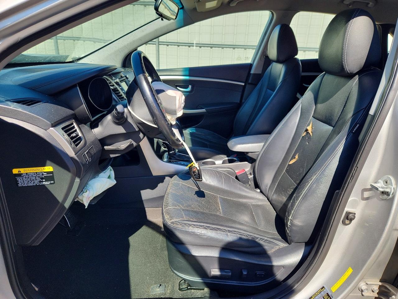2014 Hyundai Elantra Gt Base Silver vin: KMHD35LH5EU208135