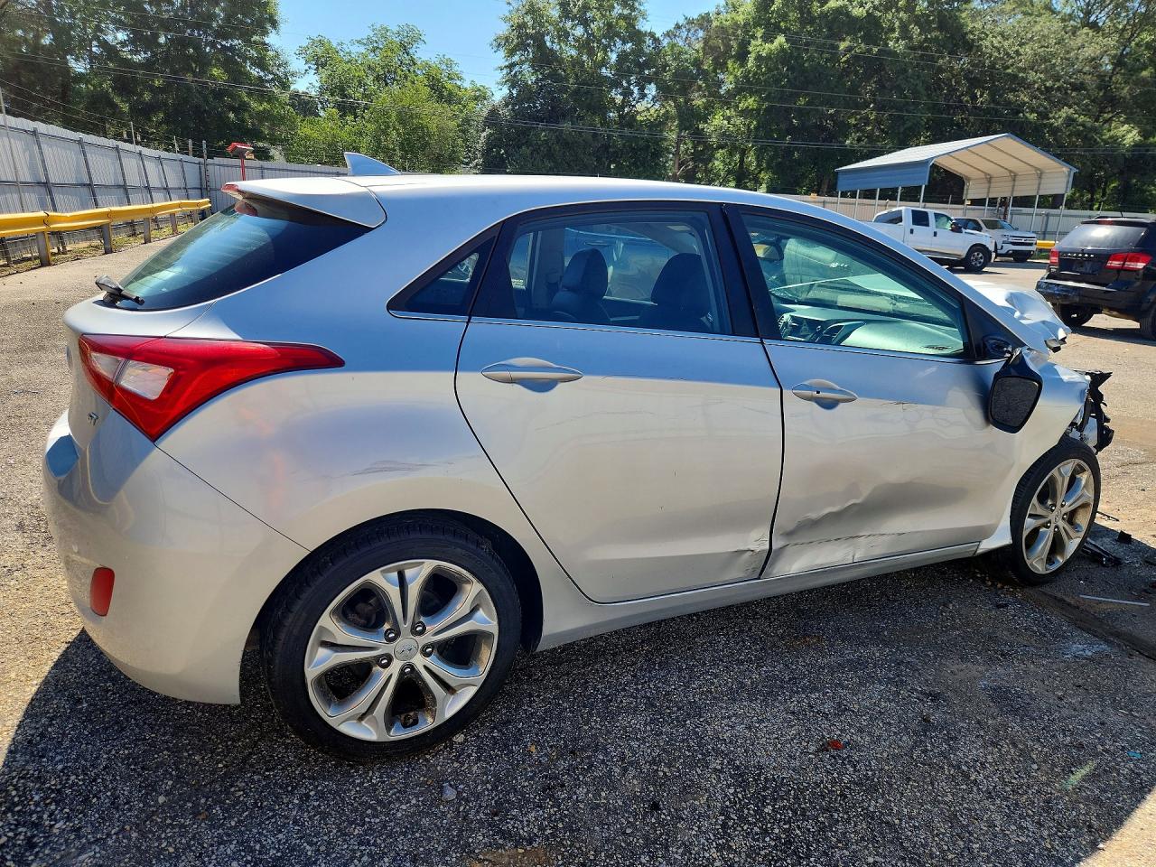 2014 Hyundai Elantra Gt Base Silver vin: KMHD35LH5EU208135