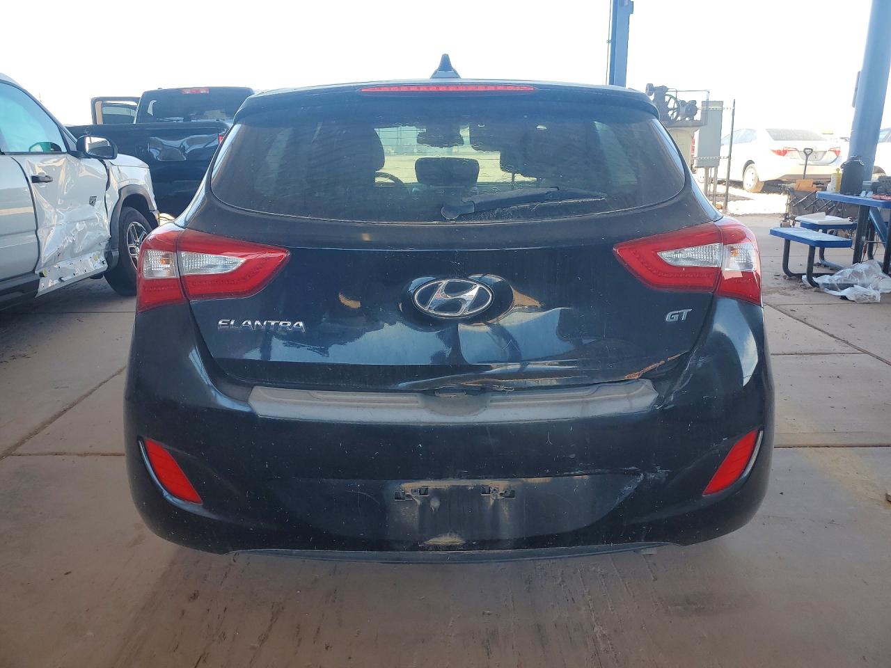 2014 Hyundai Elantra Gt Base Black vin: KMHD35LH5EU211553