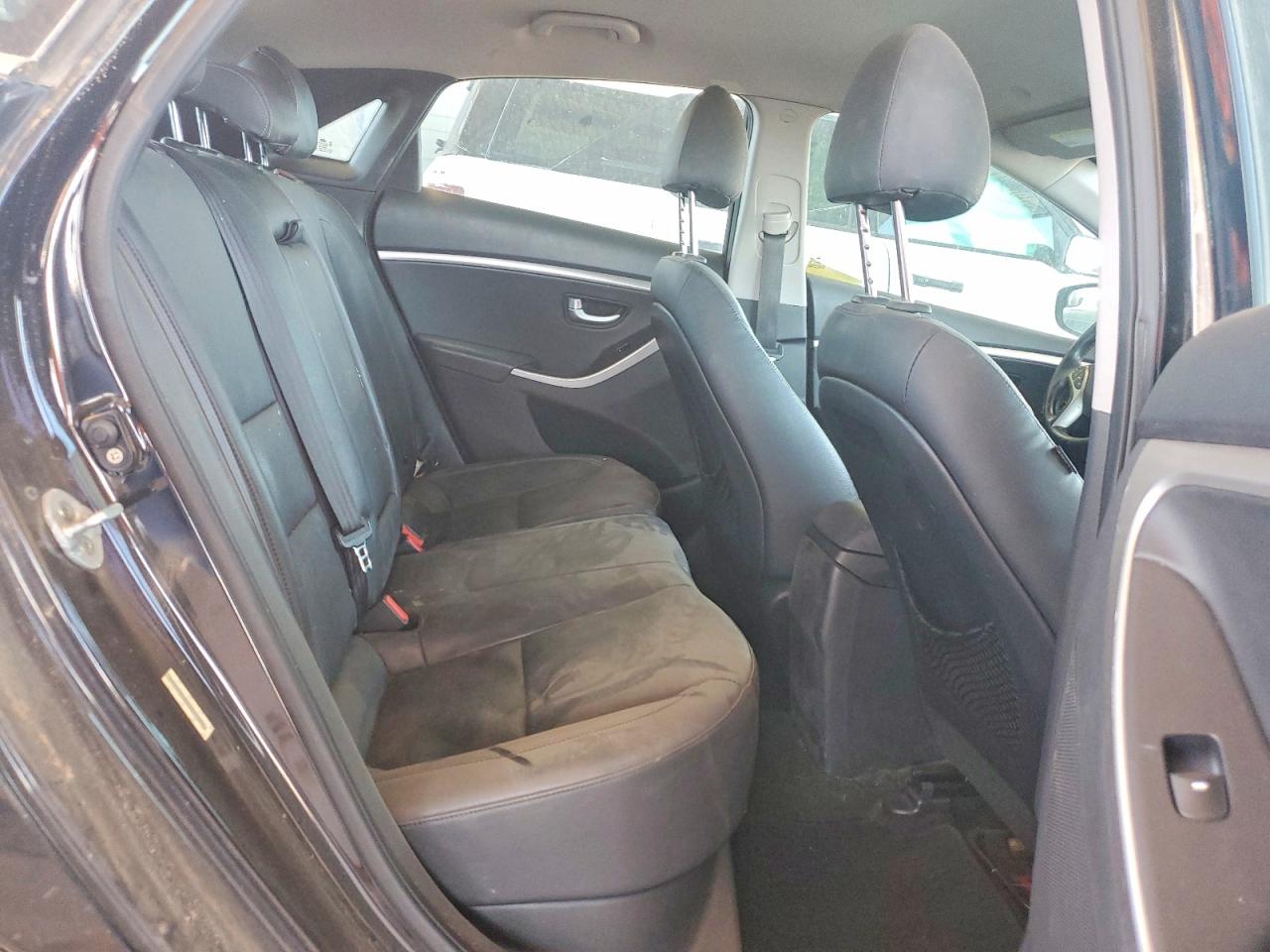 2014 Hyundai Elantra Gt Base Black vin: KMHD35LH5EU211553
