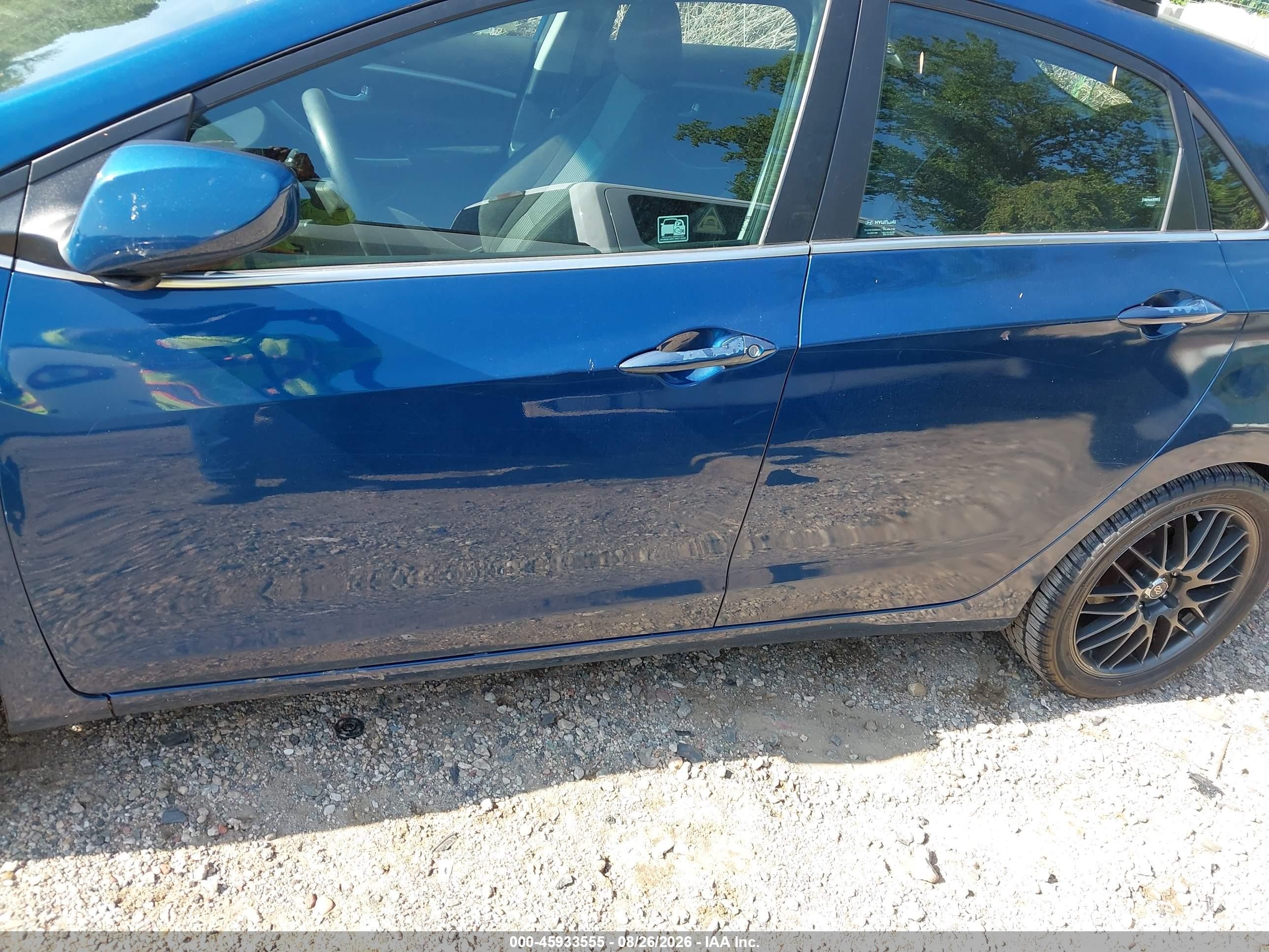 2014 Hyundai Elantra Gt Blue vin: KMHD35LH5EU222360