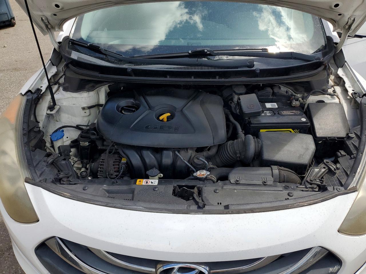 2014 Hyundai Elantra Gt Base Белый vin: KMHD35LH5EU225565