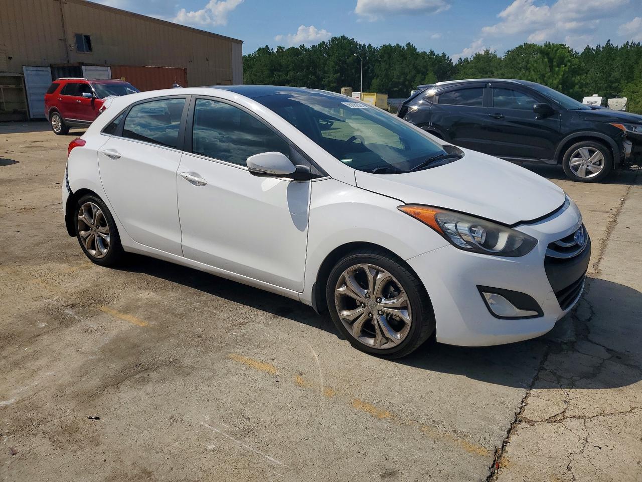 2015 Hyundai Elantra Gt Base White vin: KMHD35LH5FU236258