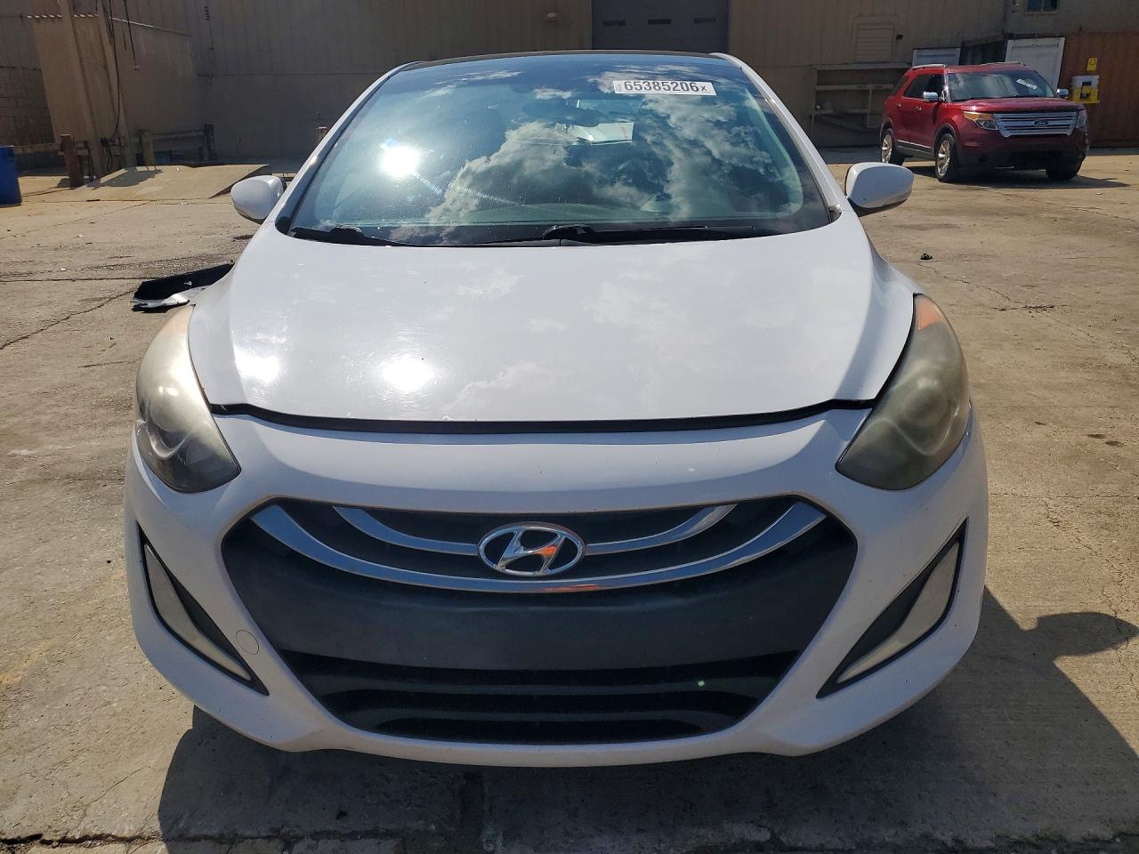 2015 Hyundai Elantra Gt Base White vin: KMHD35LH5FU236258