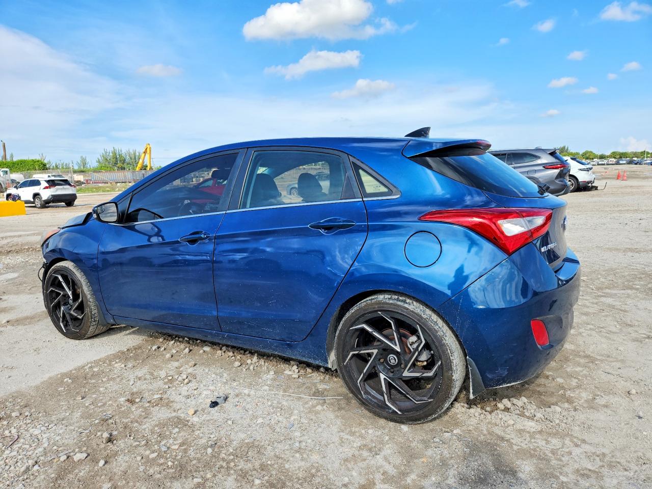 2015 Hyundai Elantra Gt Base Blue vin: KMHD35LH5FU238320