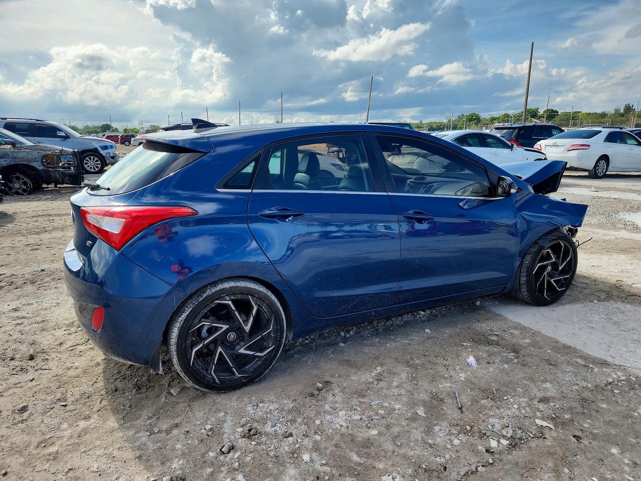 2015 Hyundai Elantra Gt Base Blue vin: KMHD35LH5FU238320