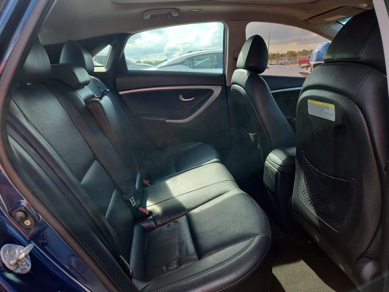 2015 Hyundai Elantra Gt Base Blue vin: KMHD35LH5FU238320