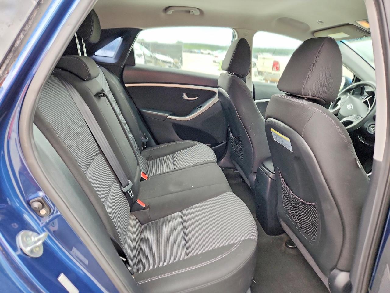 2016 Hyundai Elantra Gt Base Blue vin: KMHD35LH5GU276406