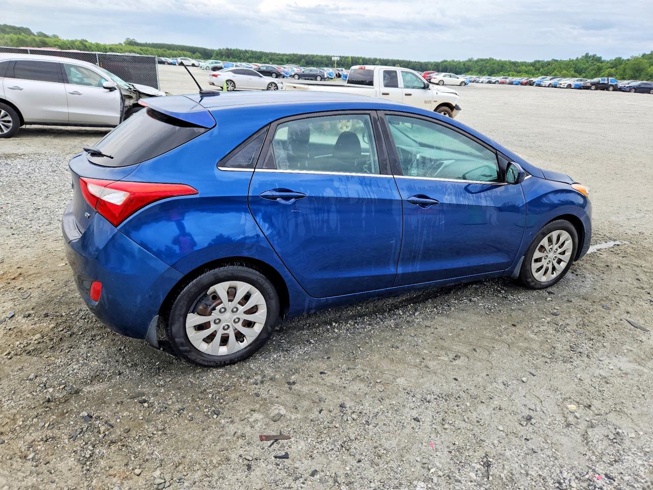 2016 Hyundai Elantra Gt Base Blue vin: KMHD35LH5GU276406