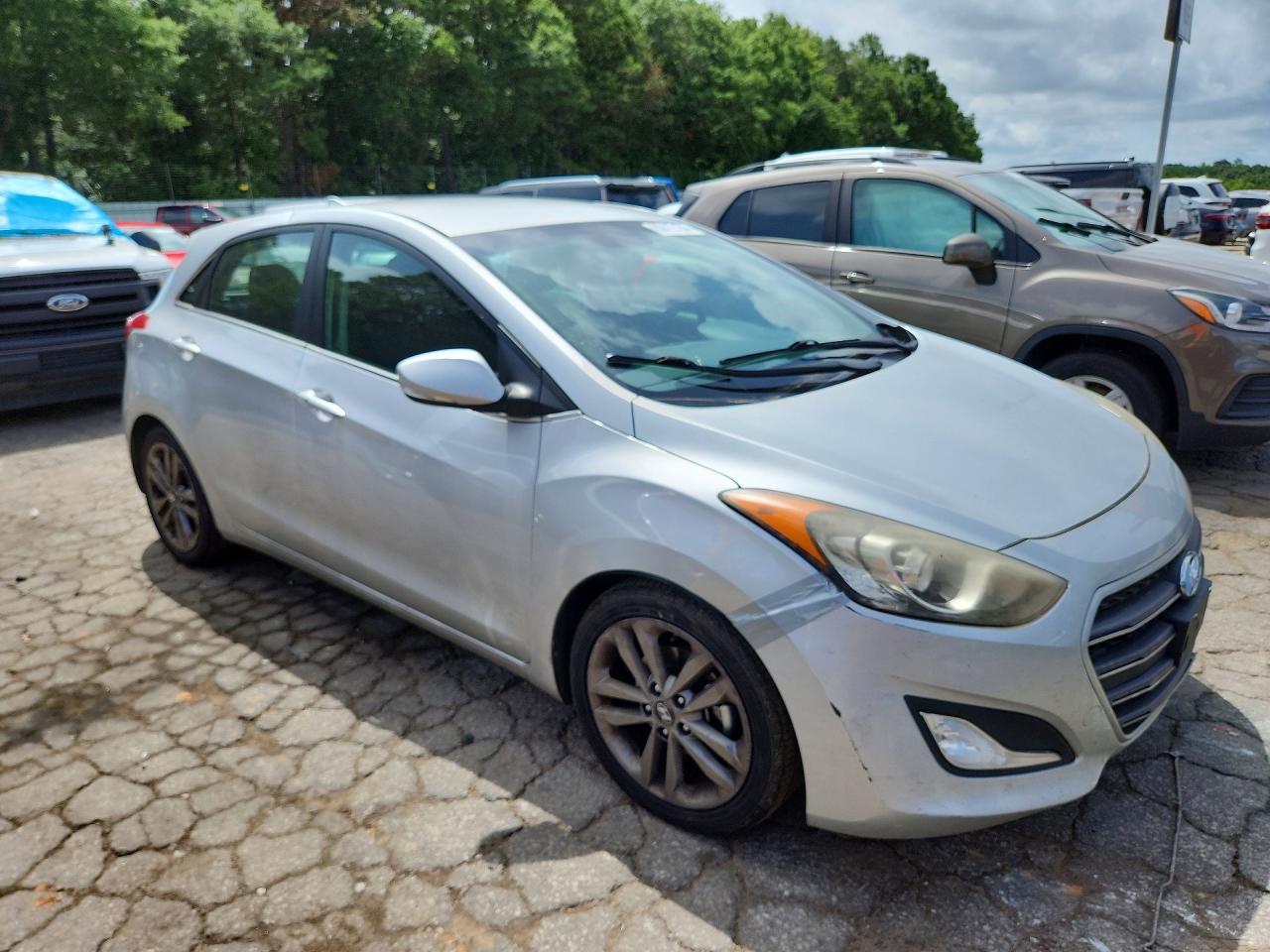 2016 Hyundai Elantra Gt Base Silver vin: KMHD35LH5GU286529