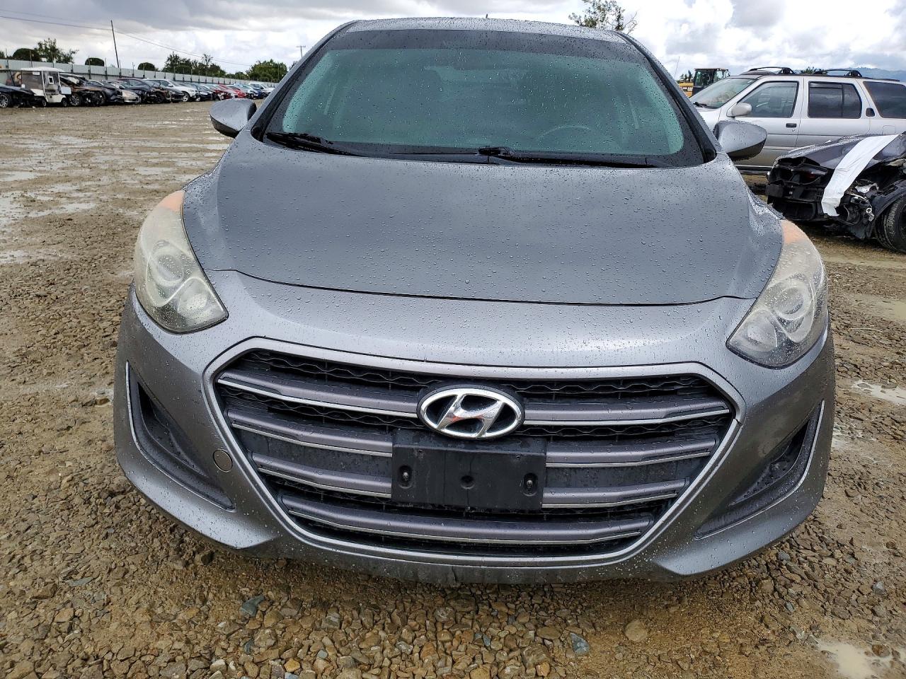 2017 Hyundai Elantra Gt Base Серый vin: KMHD35LH5HU381397
