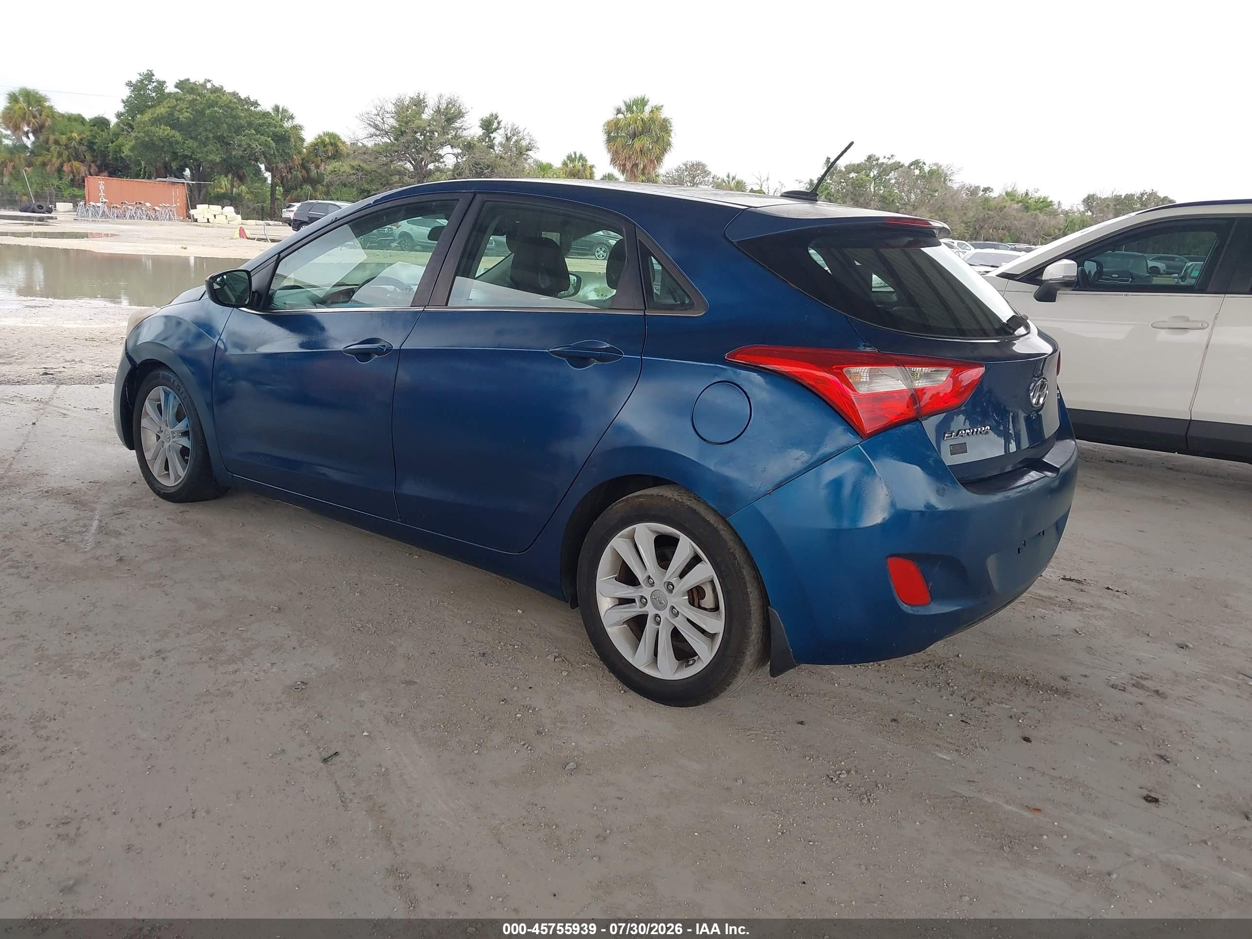 2014 Hyundai Elantra Gt   Blue vin: KMHD35LH6EU158023
